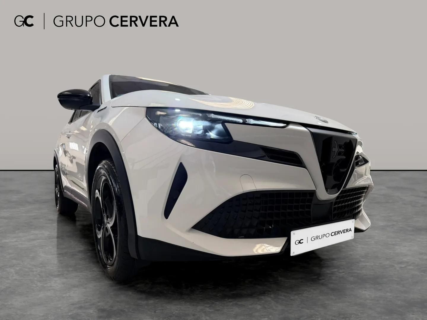 Alfa Romeo Junior 1.2 Ibrida Speciale Auto 100 KW (136 CV)