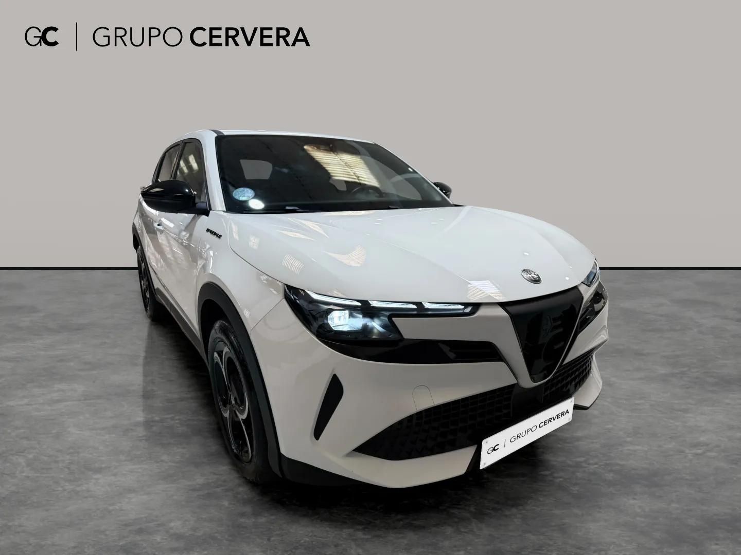 Alfa Romeo Junior 1.2 Ibrida Speciale Auto 100 KW (136 CV)