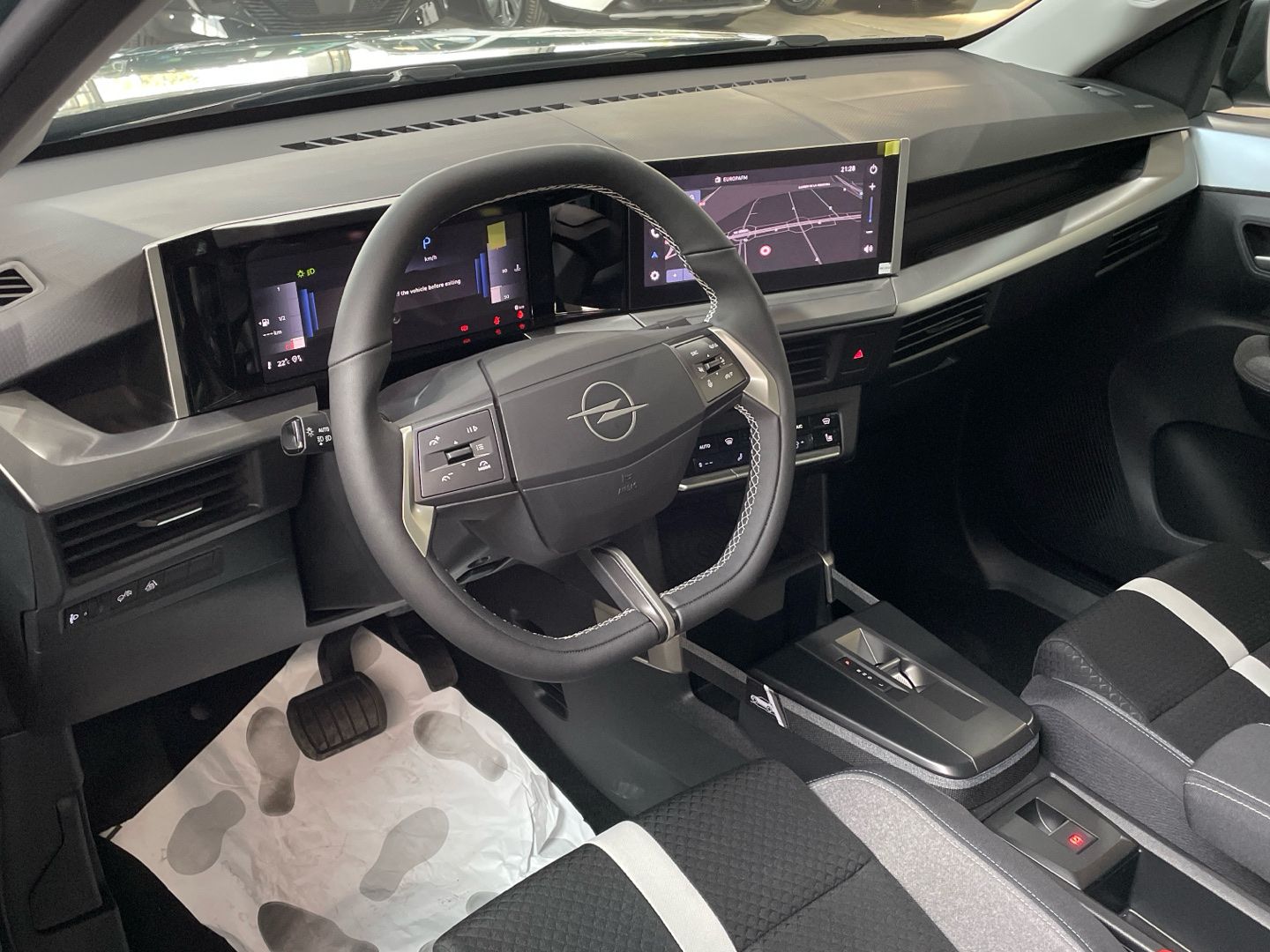 Vehicle image 21