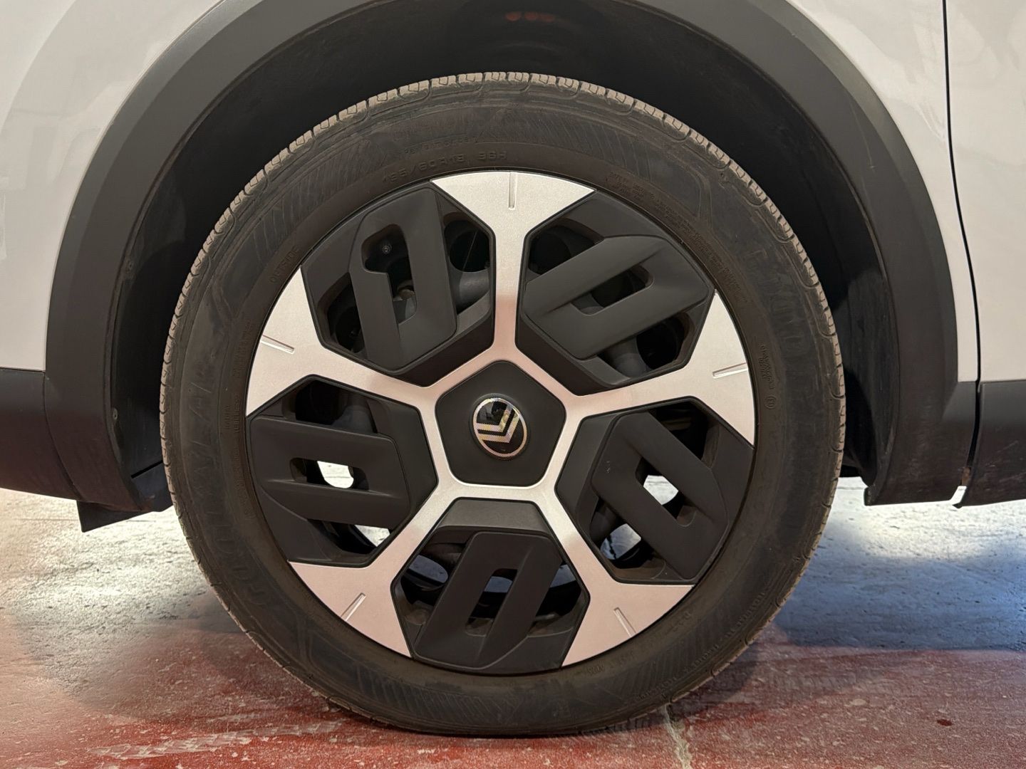 Vehicle image 13