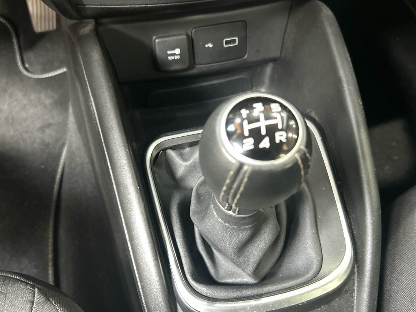 Vehicle image 35