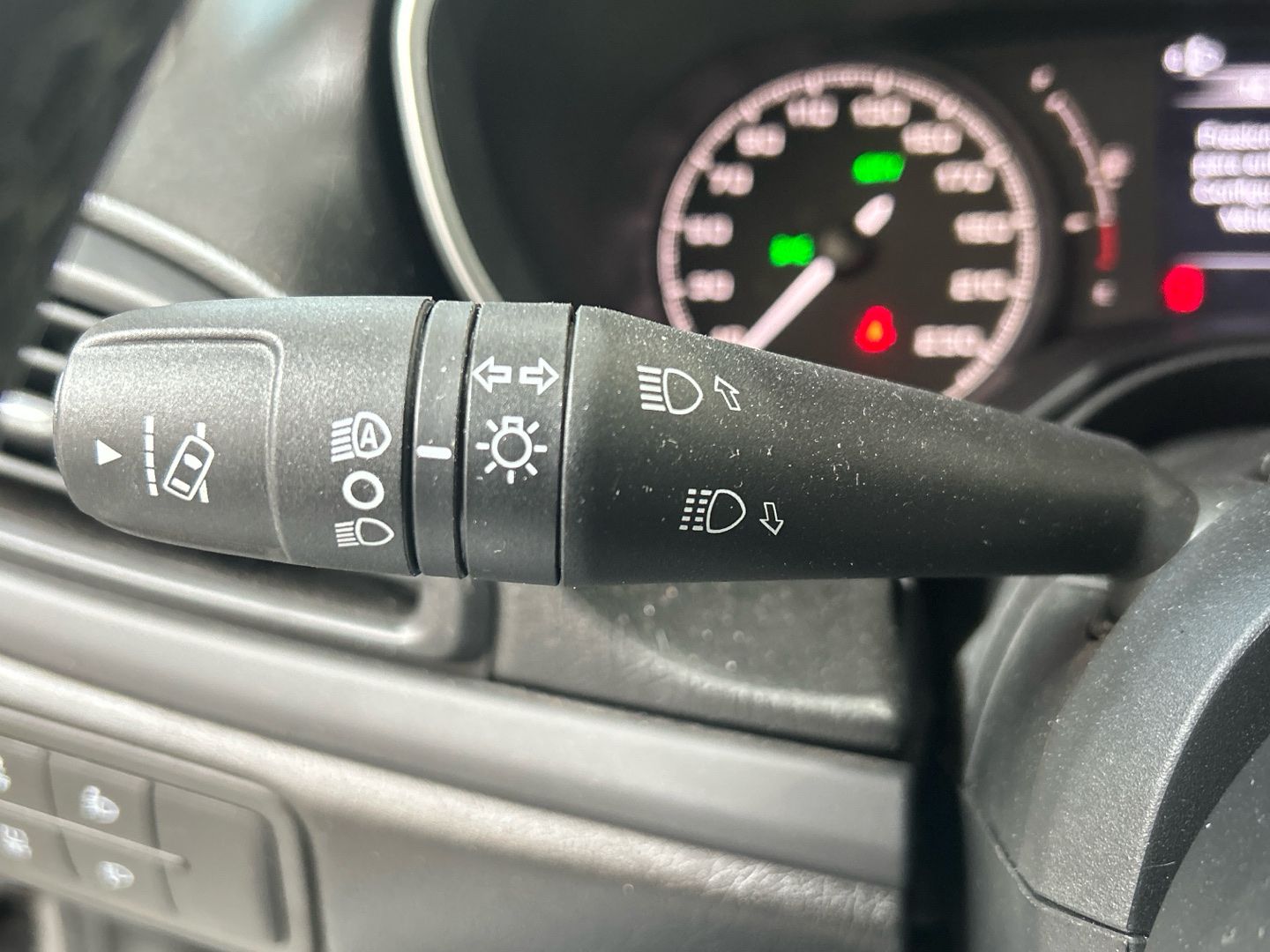 Vehicle image 32