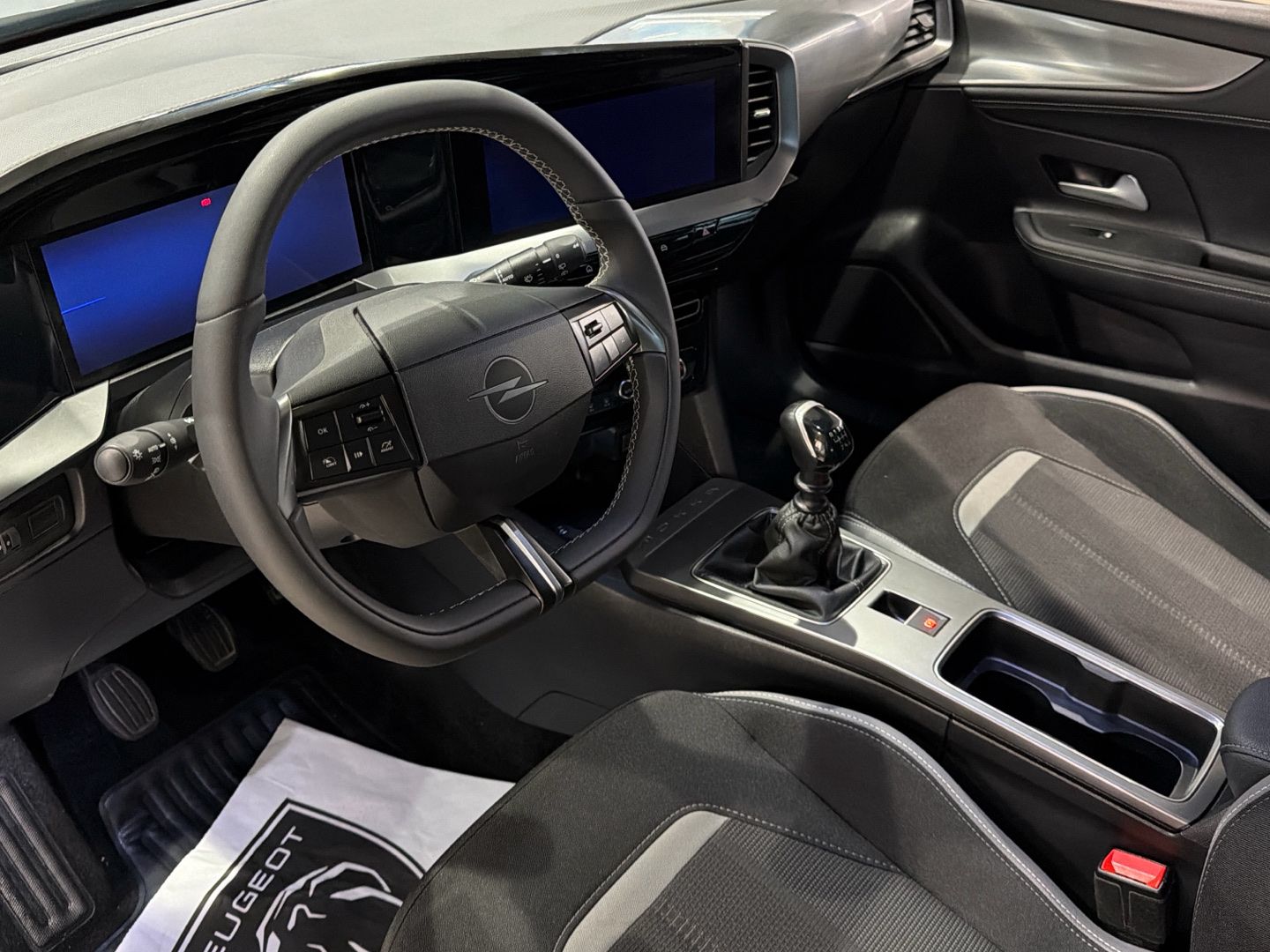 Vehicle image 21