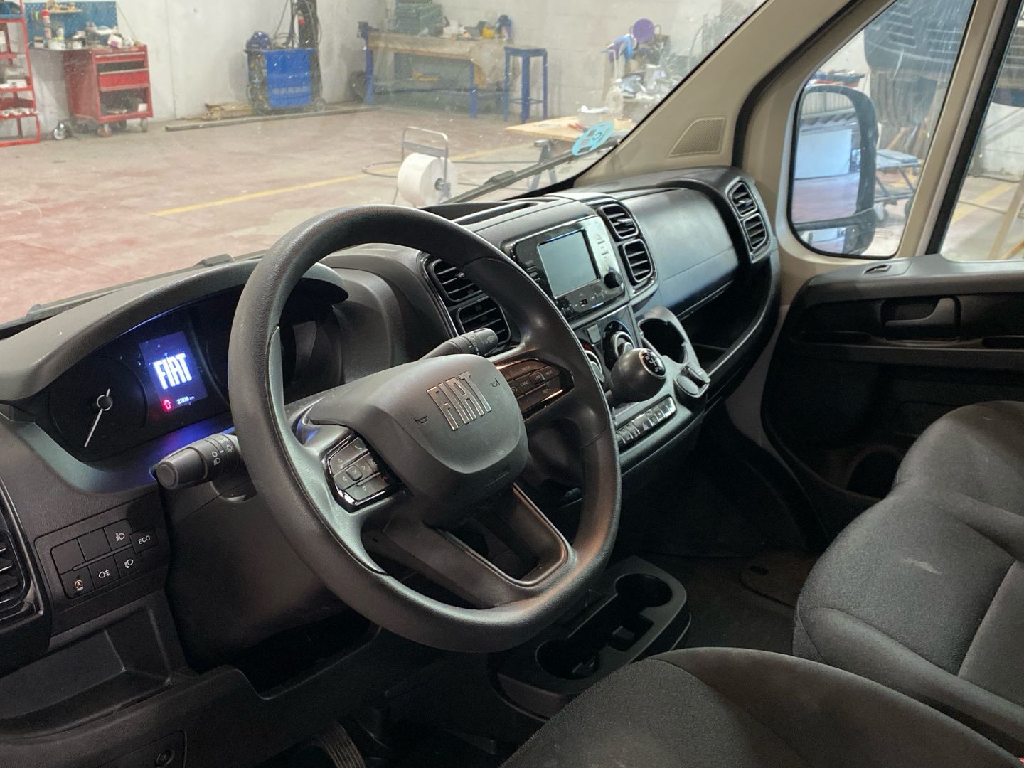Vehicle image 21