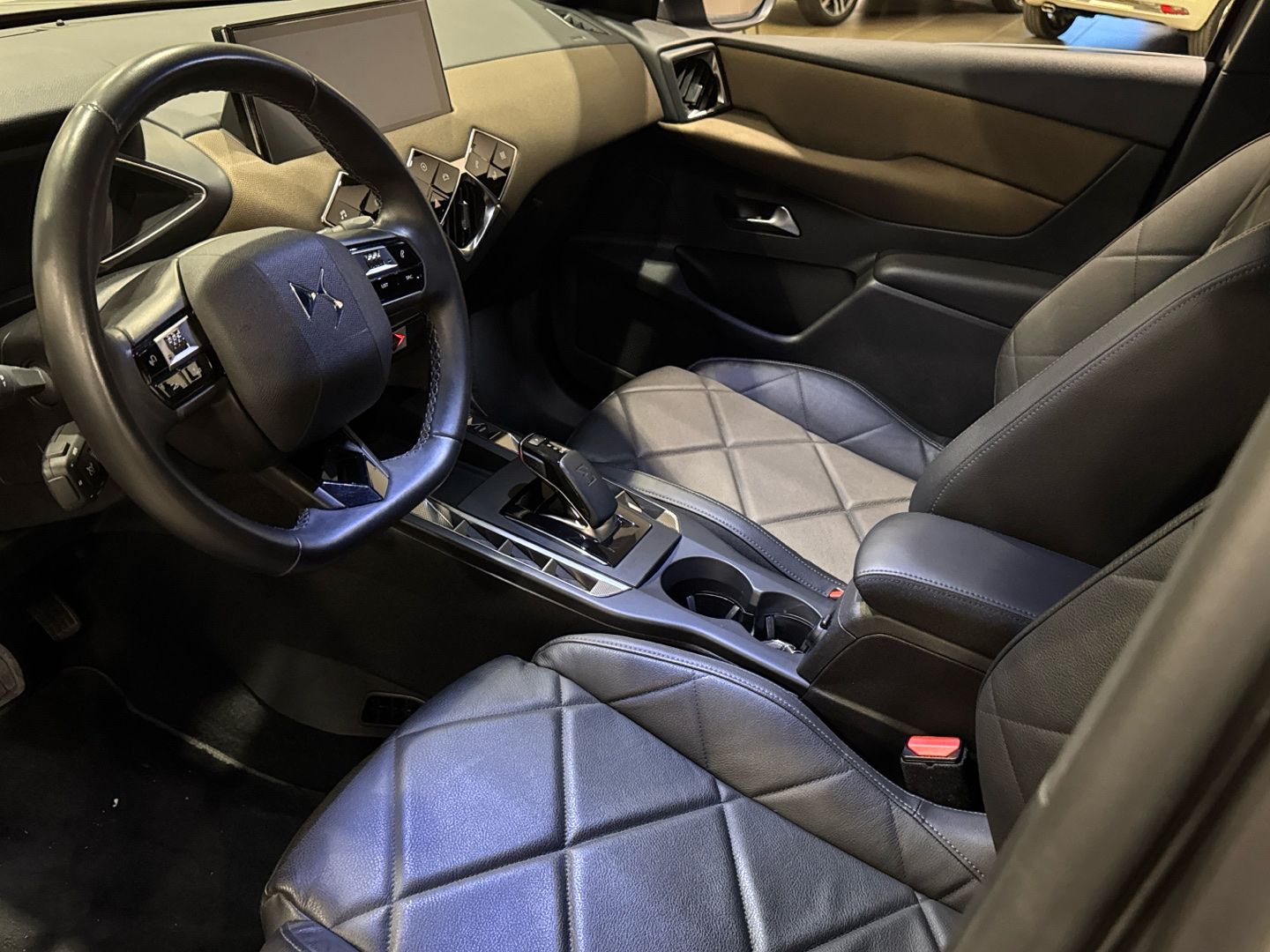 Vehicle image 21