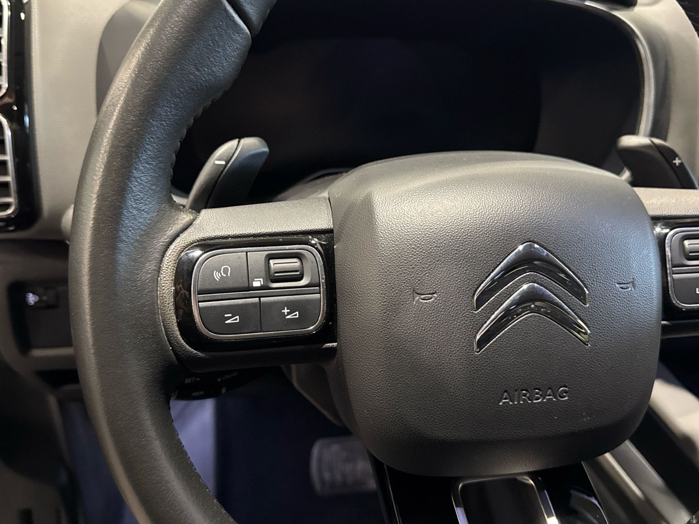 Vehicle image 20