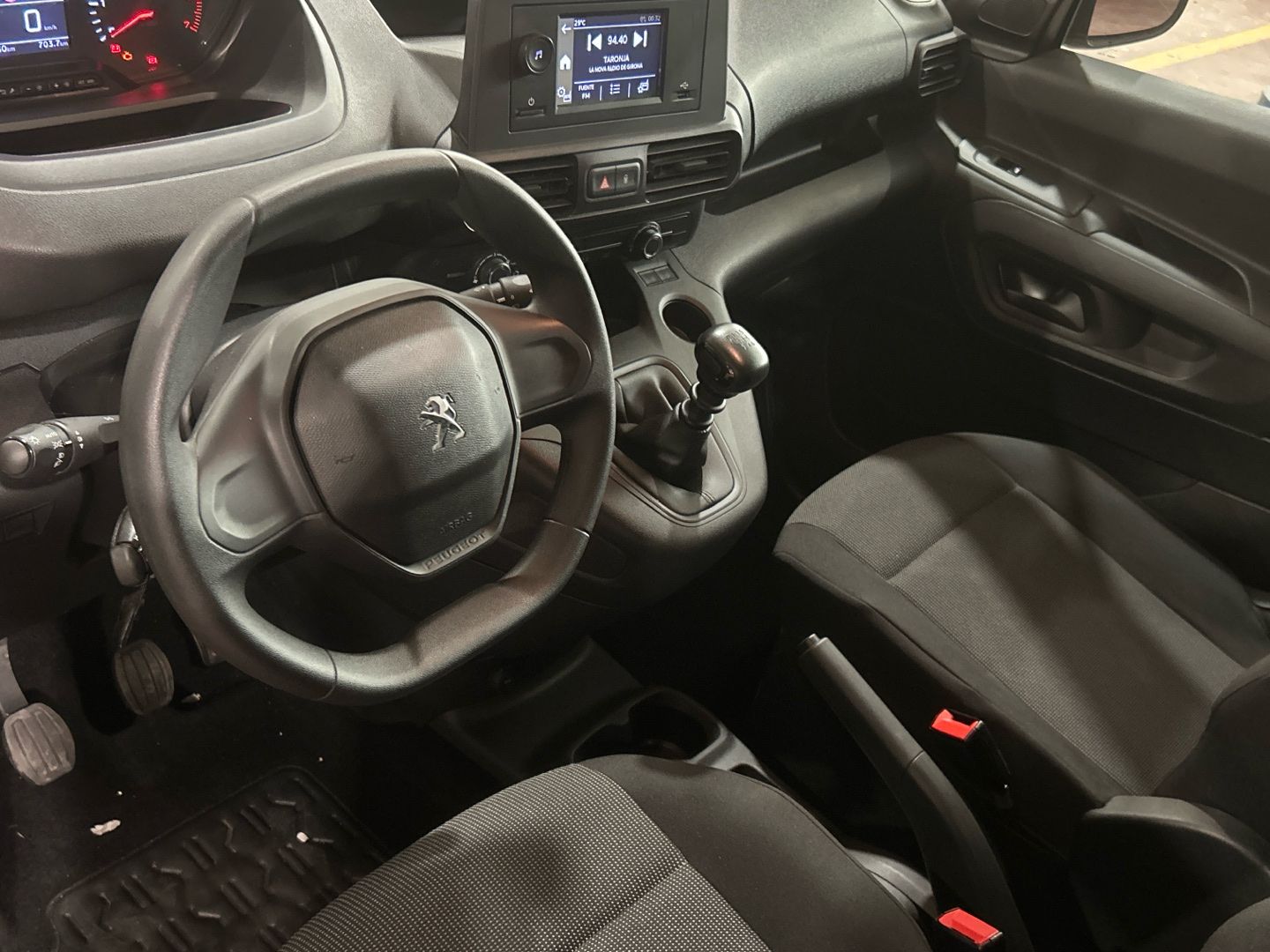 Vehicle image 21