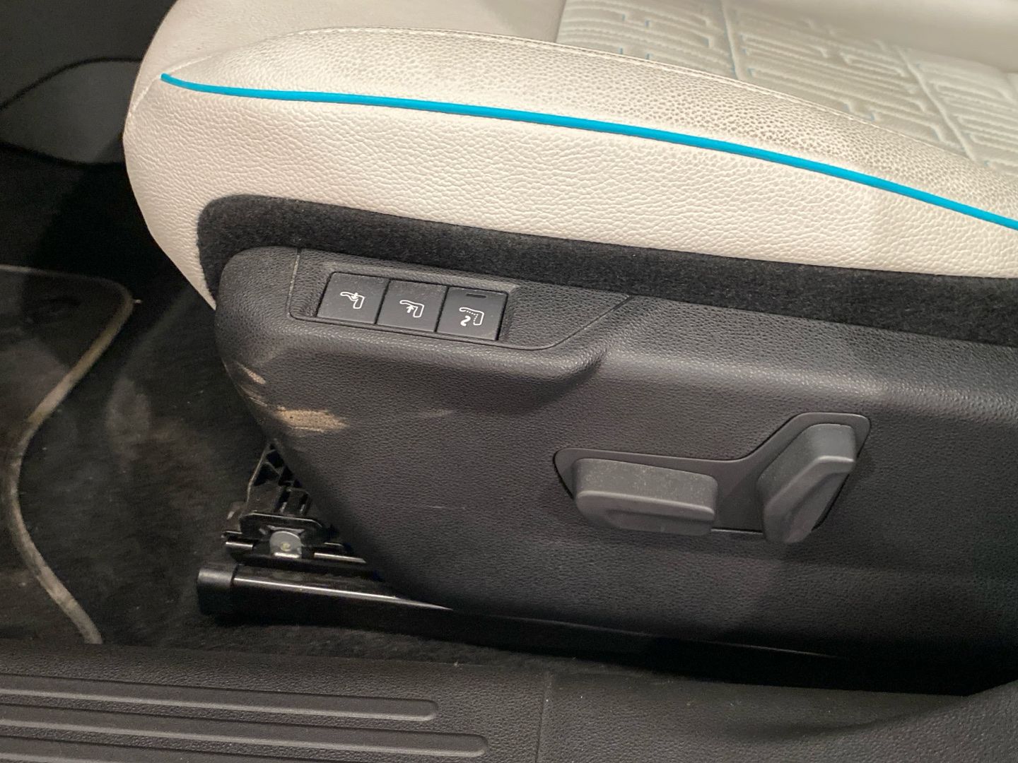 Vehicle image 36