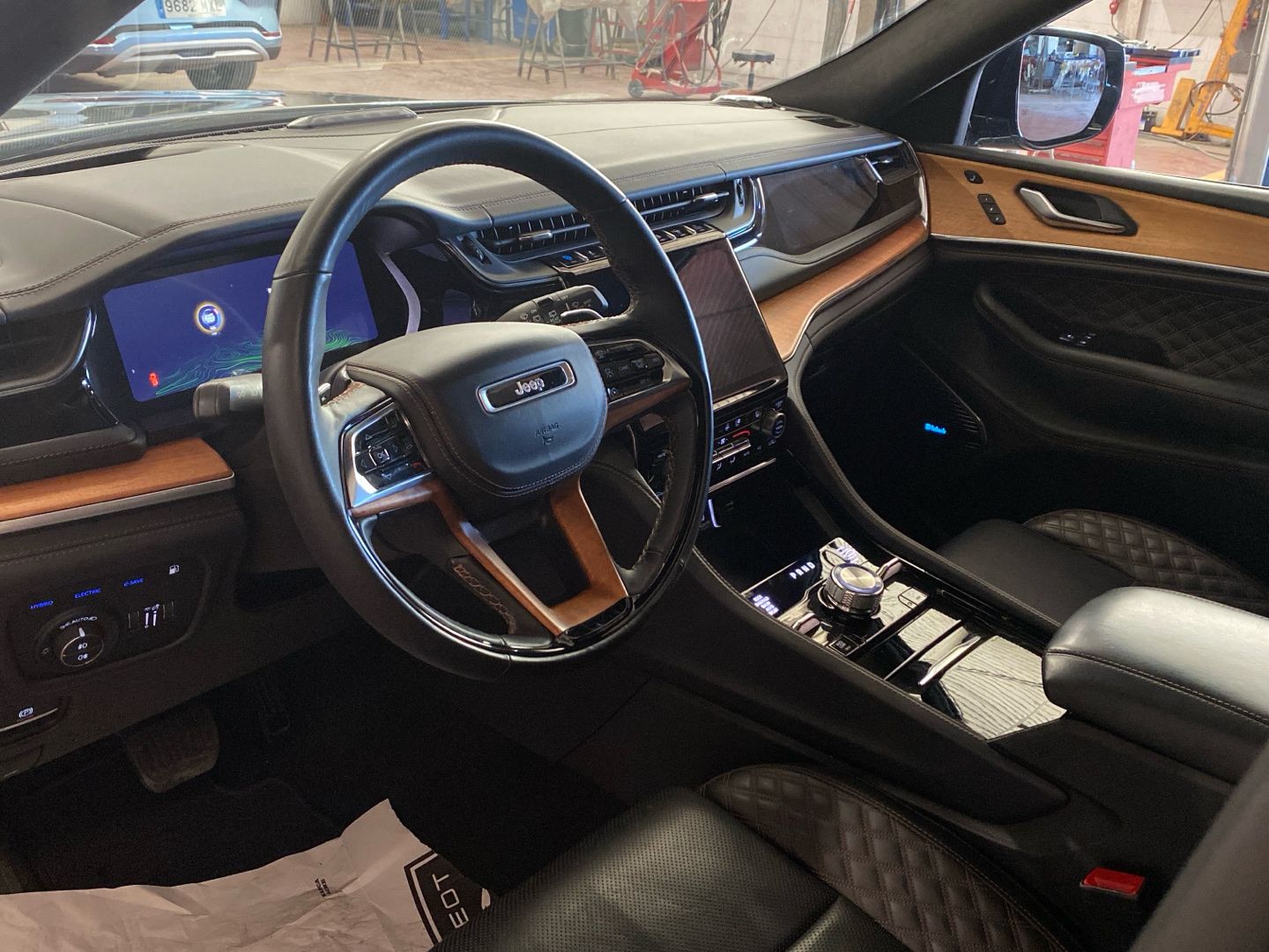 Vehicle image 21