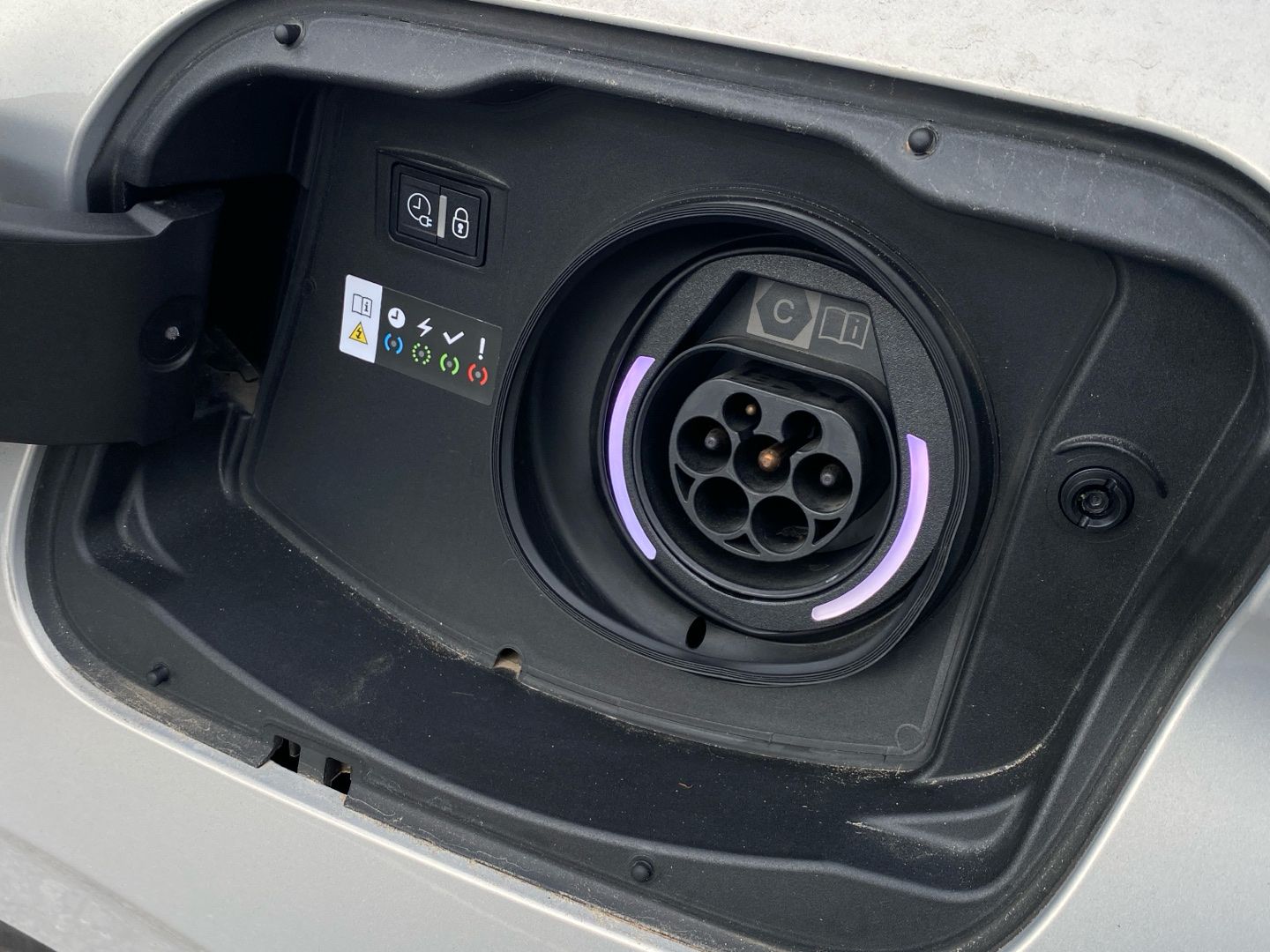 Vehicle image 25