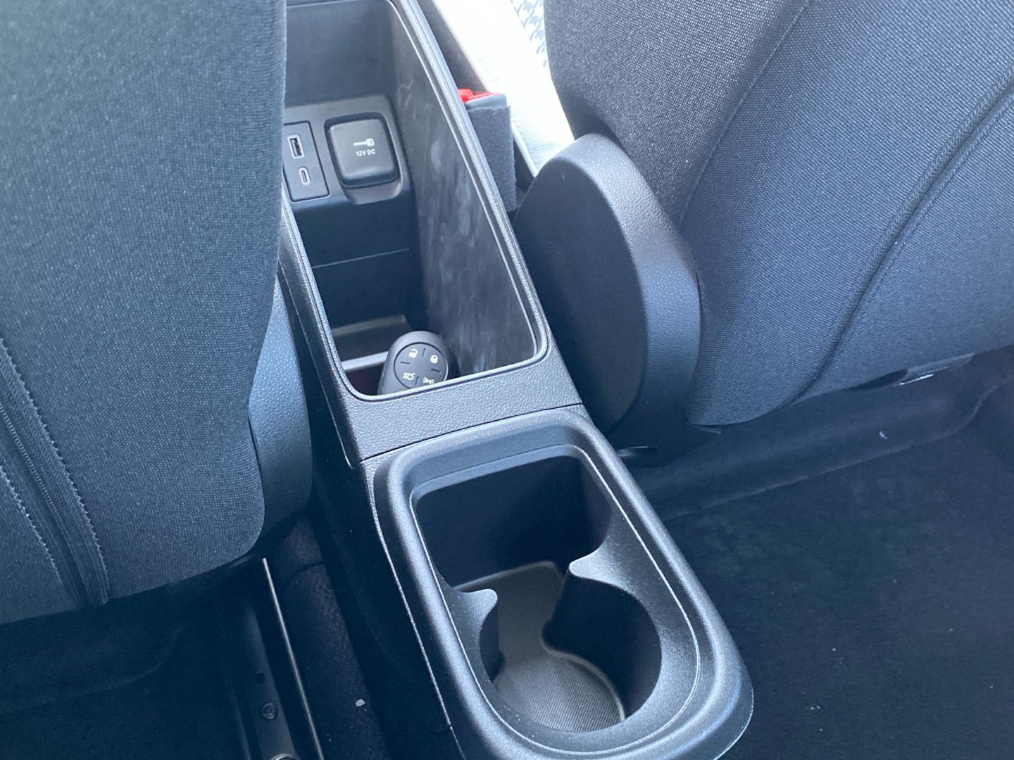Vehicle image 28