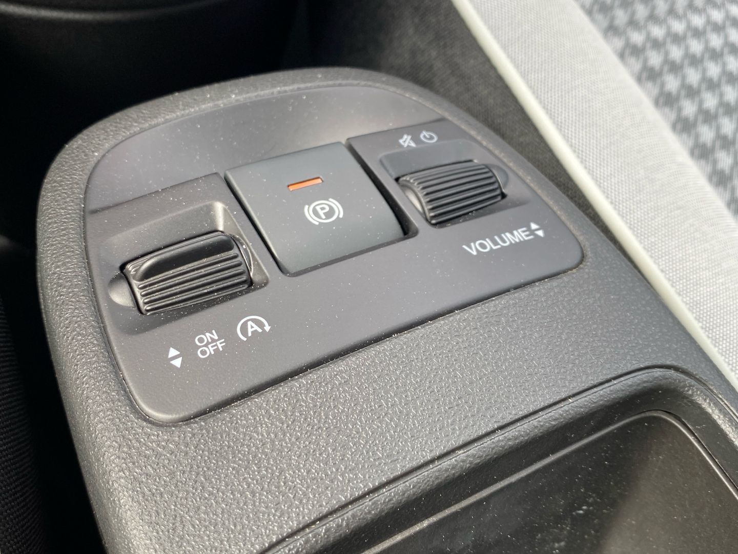Vehicle image 27
