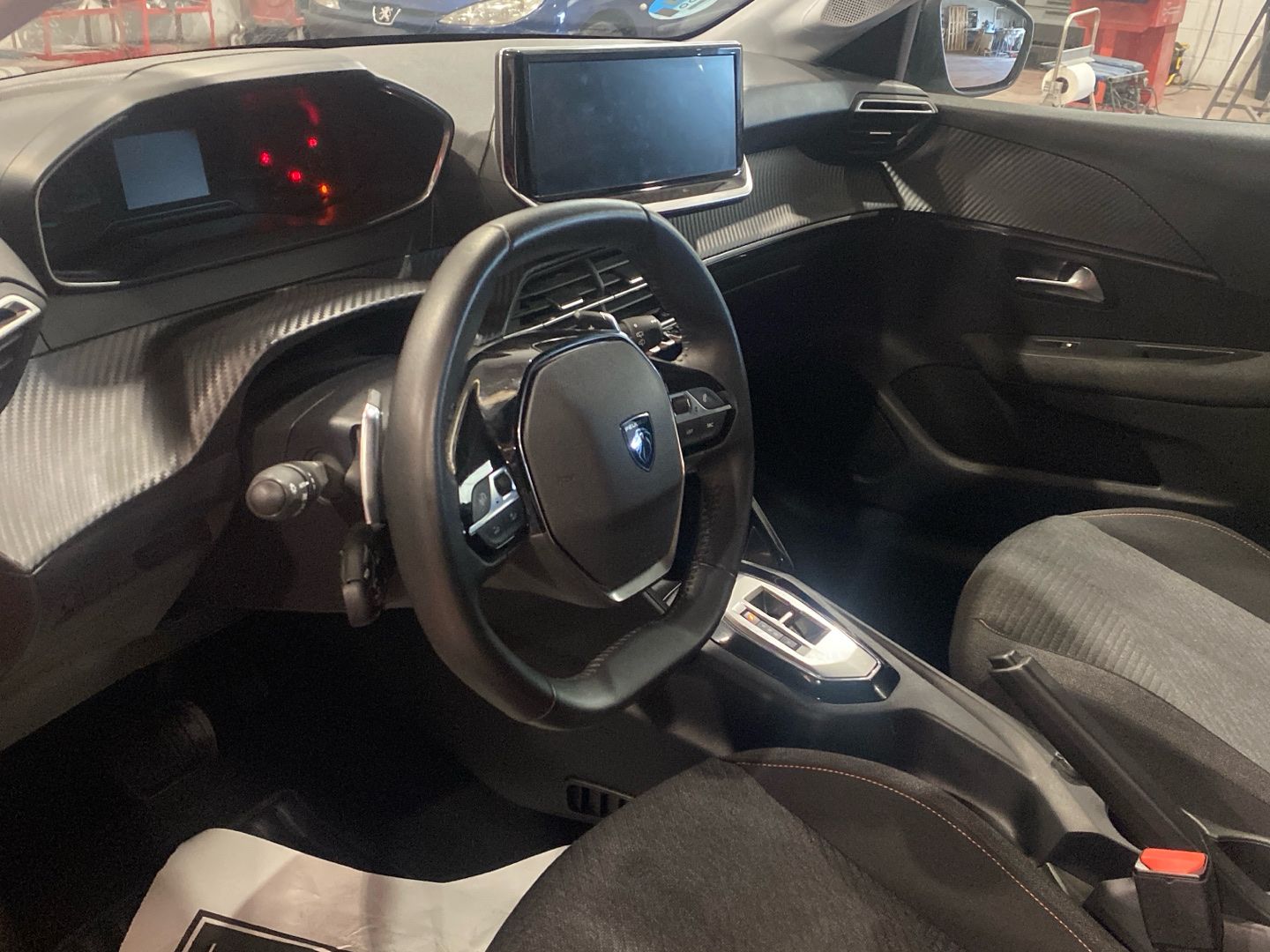 Vehicle image 21