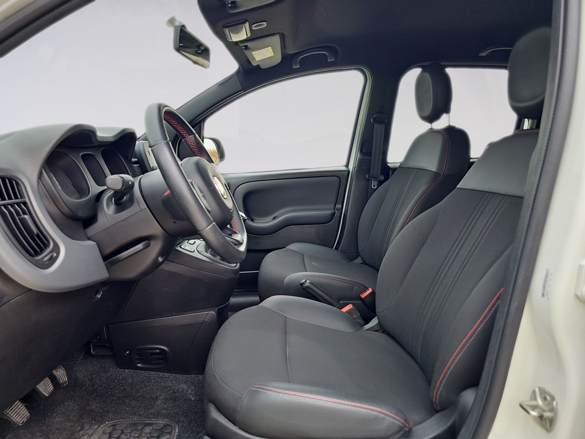 Foto 11 Fiat Panda 1.0 Hybrid Gse Sport 51 kW (70 CV)