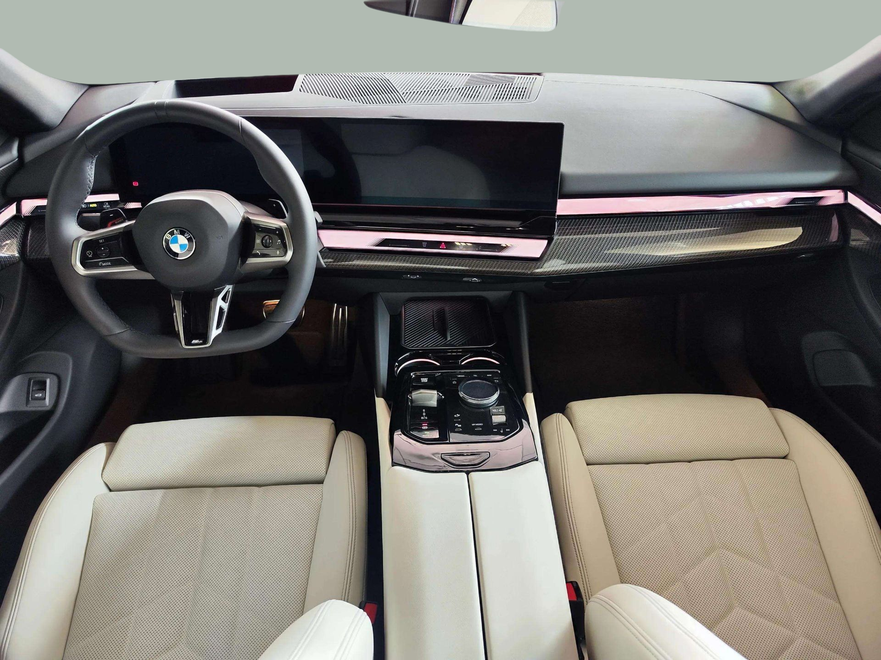 BMW Serie 5 540d Touring color Azul. Año 2024. 223KW(303CV). Diésel. En concesionario Lizaga Motor de Teruel