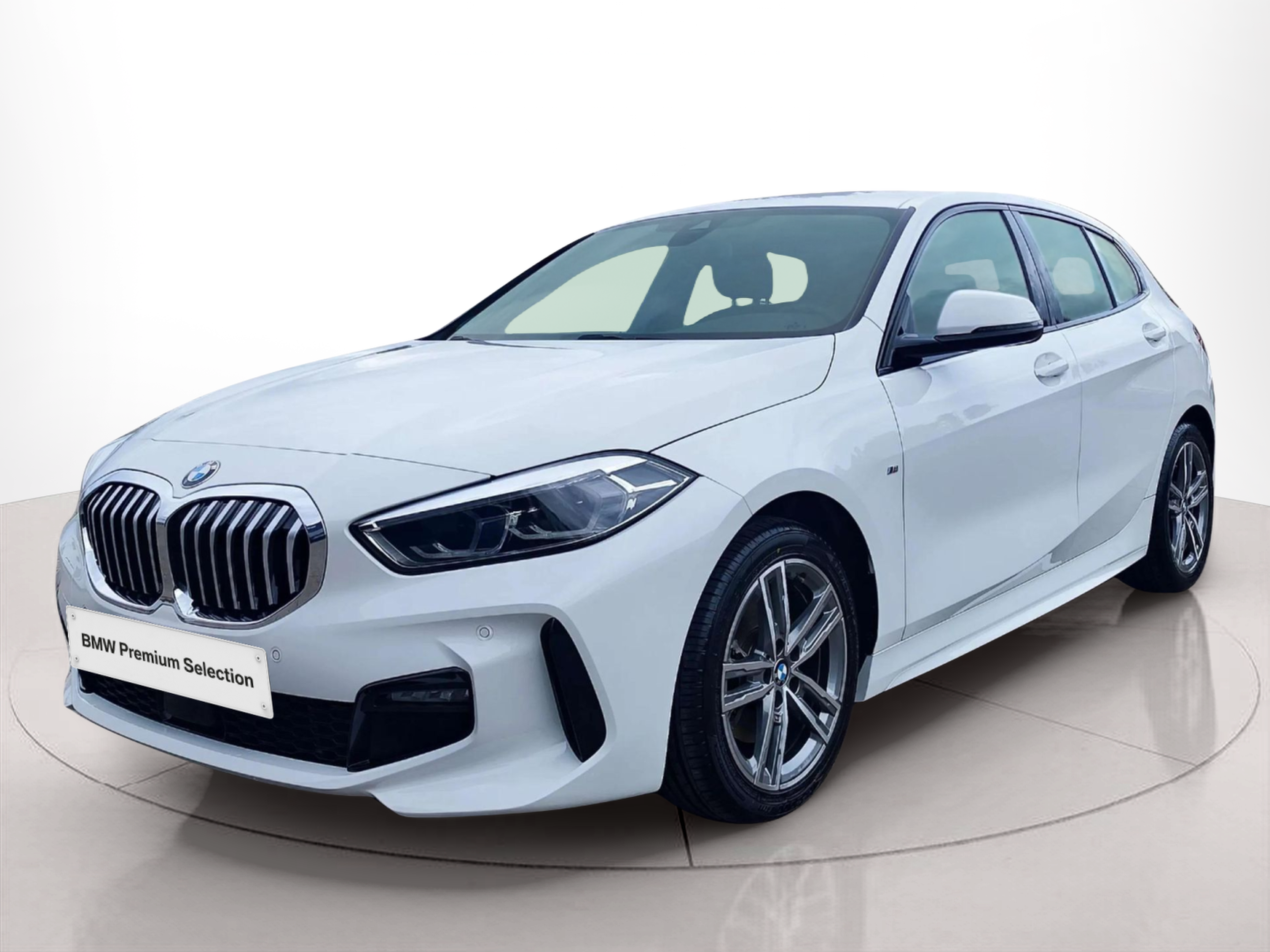 Fotos de BMW Serie 1 118i color Blanco. Año 2021. 103KW(140CV). Gasolina. En concesionario Lizaga Motor de Teruel