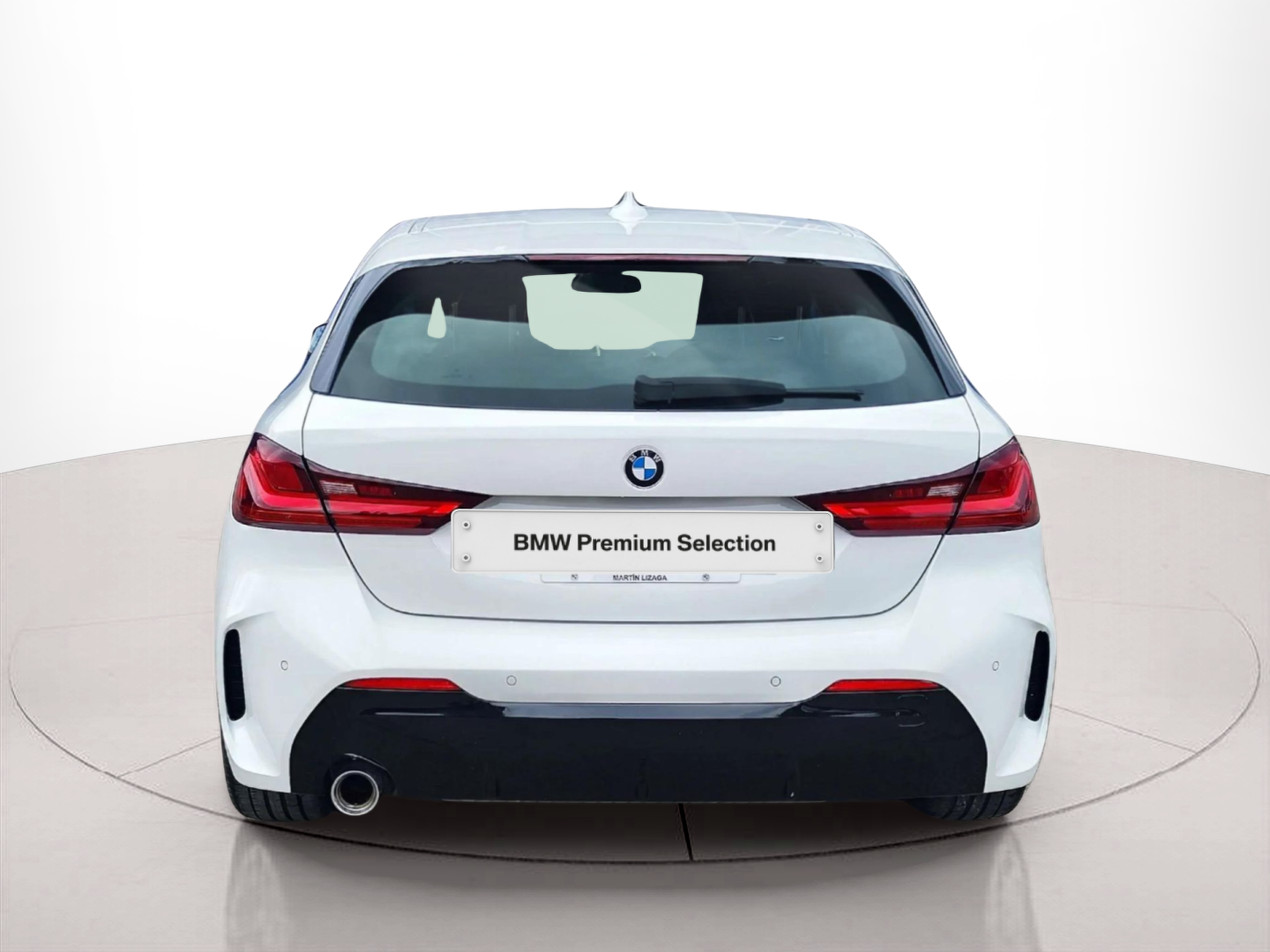 BMW Serie 1 118i color Blanco. Año 2021. 103KW(140CV). Gasolina. En concesionario Lizaga Motor de Teruel