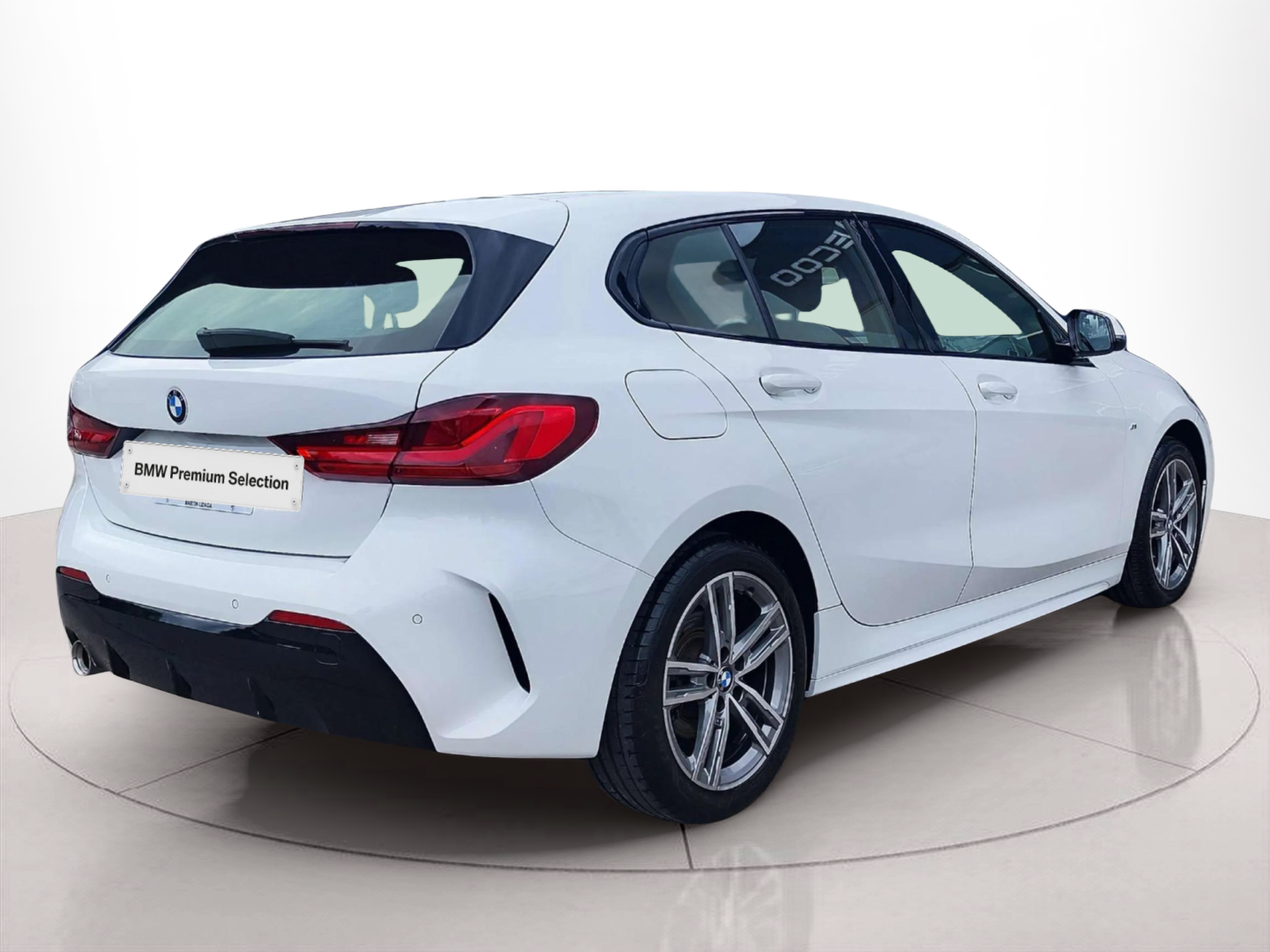BMW Serie 1 118i color Blanco. Año 2021. 103KW(140CV). Gasolina. En concesionario Lizaga Motor de Teruel