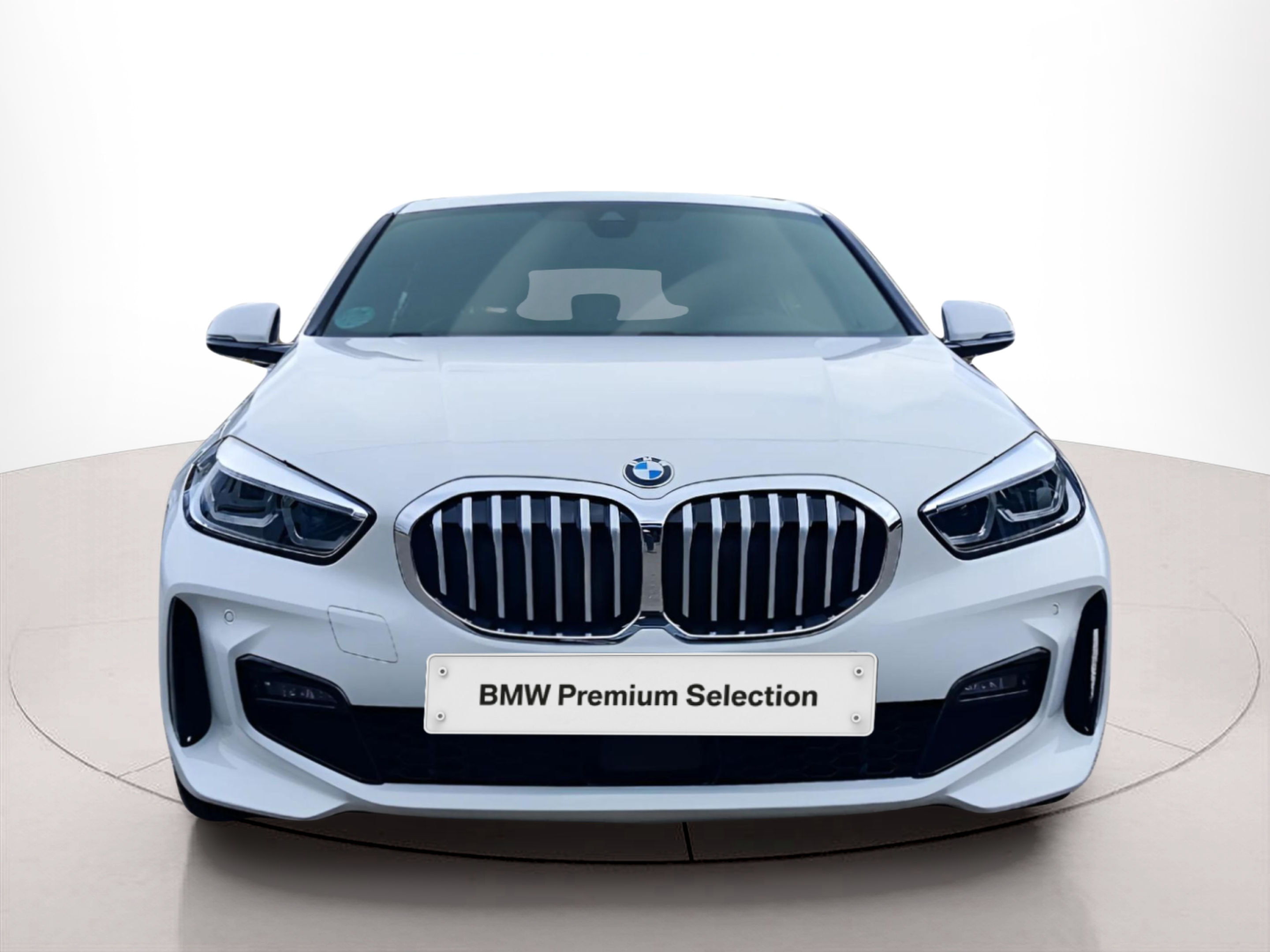 Fotos de BMW Serie 1 118i color Blanco. Año 2021. 103KW(140CV). Gasolina. En concesionario Lizaga Motor de Teruel