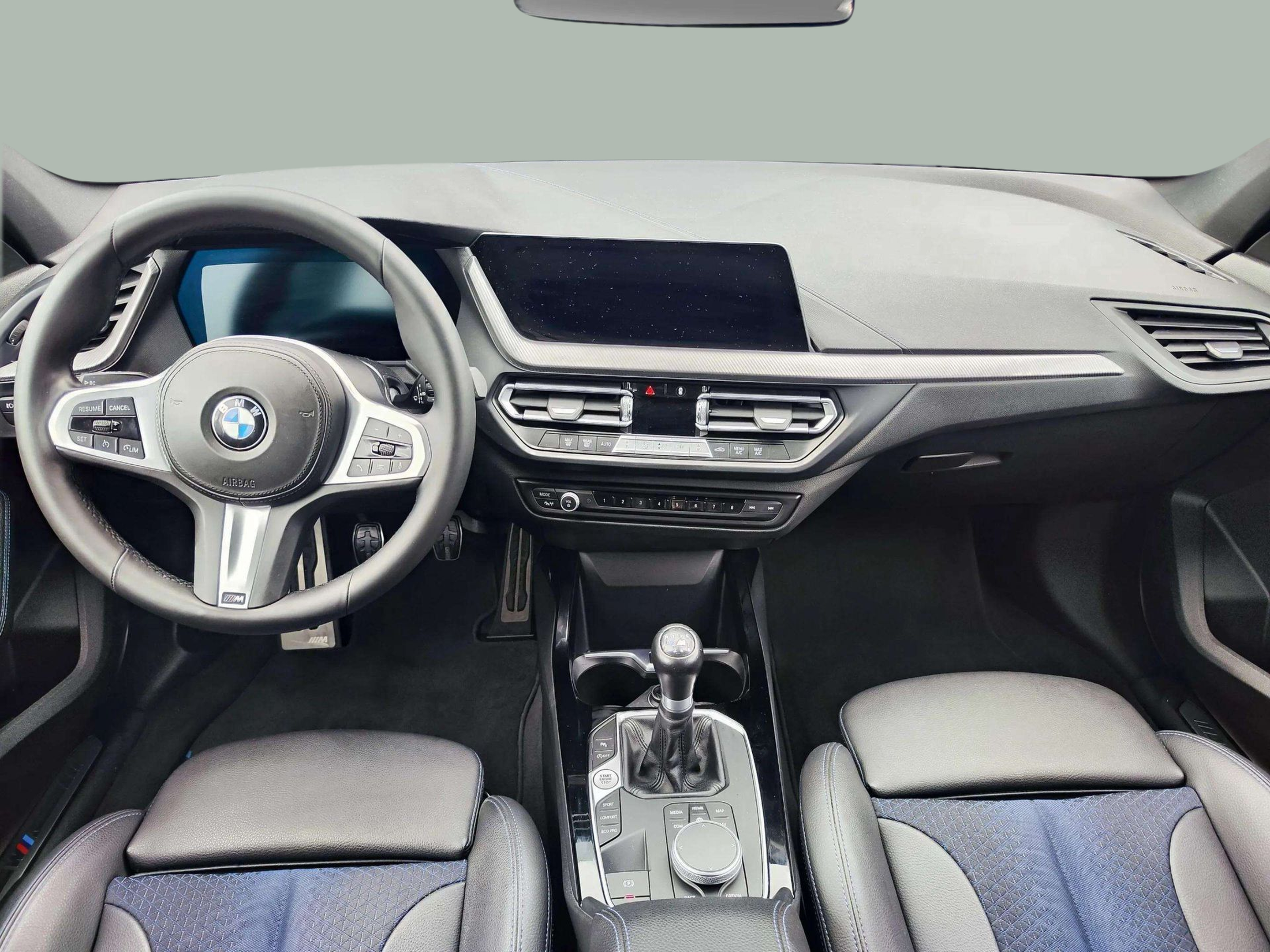 BMW Serie 1 118i color Blanco. Año 2021. 103KW(140CV). Gasolina. En concesionario Lizaga Motor de Teruel