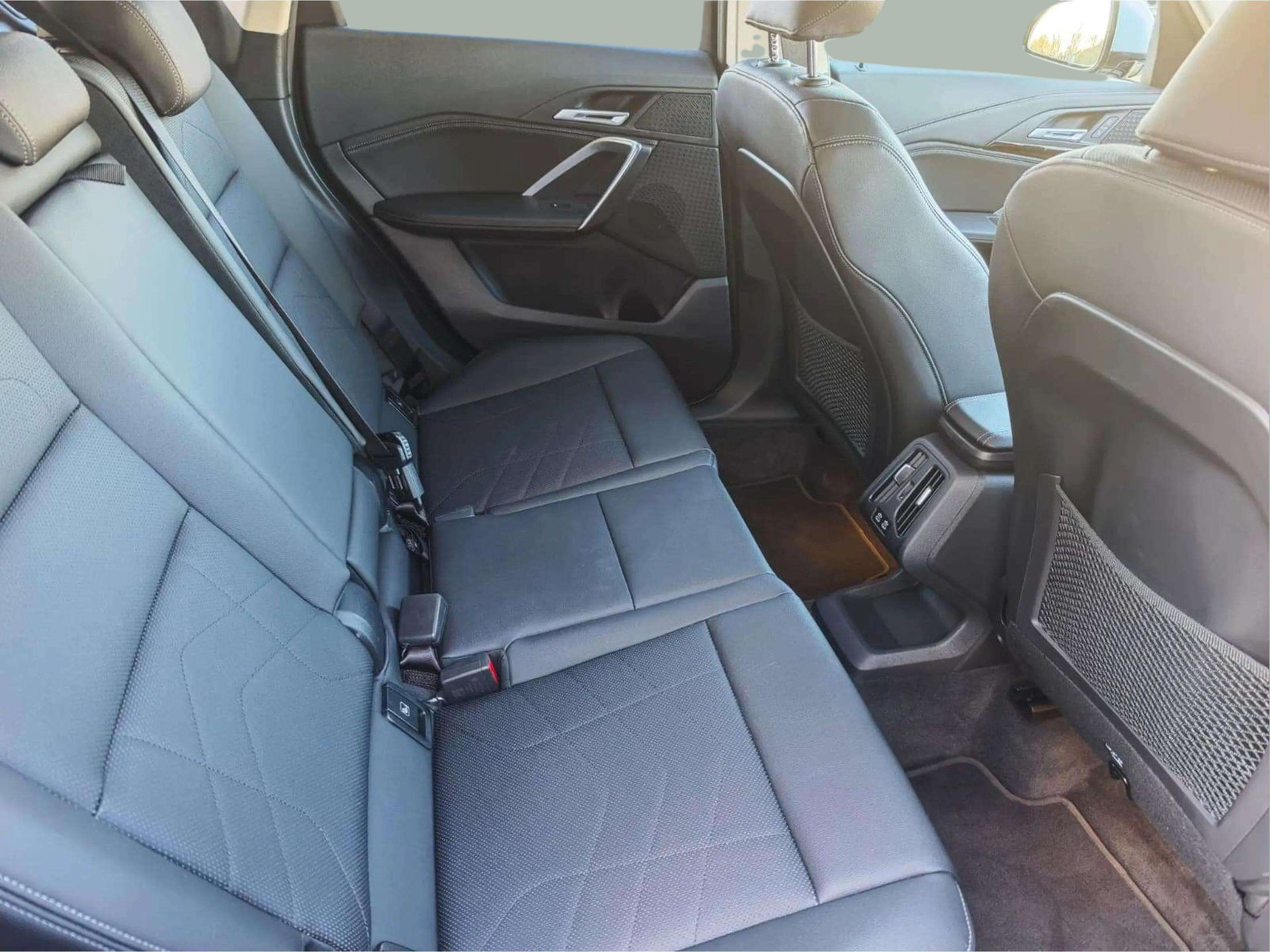 BMW X1 sDrive18d color Negro. Año 2022. 110KW(150CV). Diésel. En concesionario Lizaga Motor de Teruel