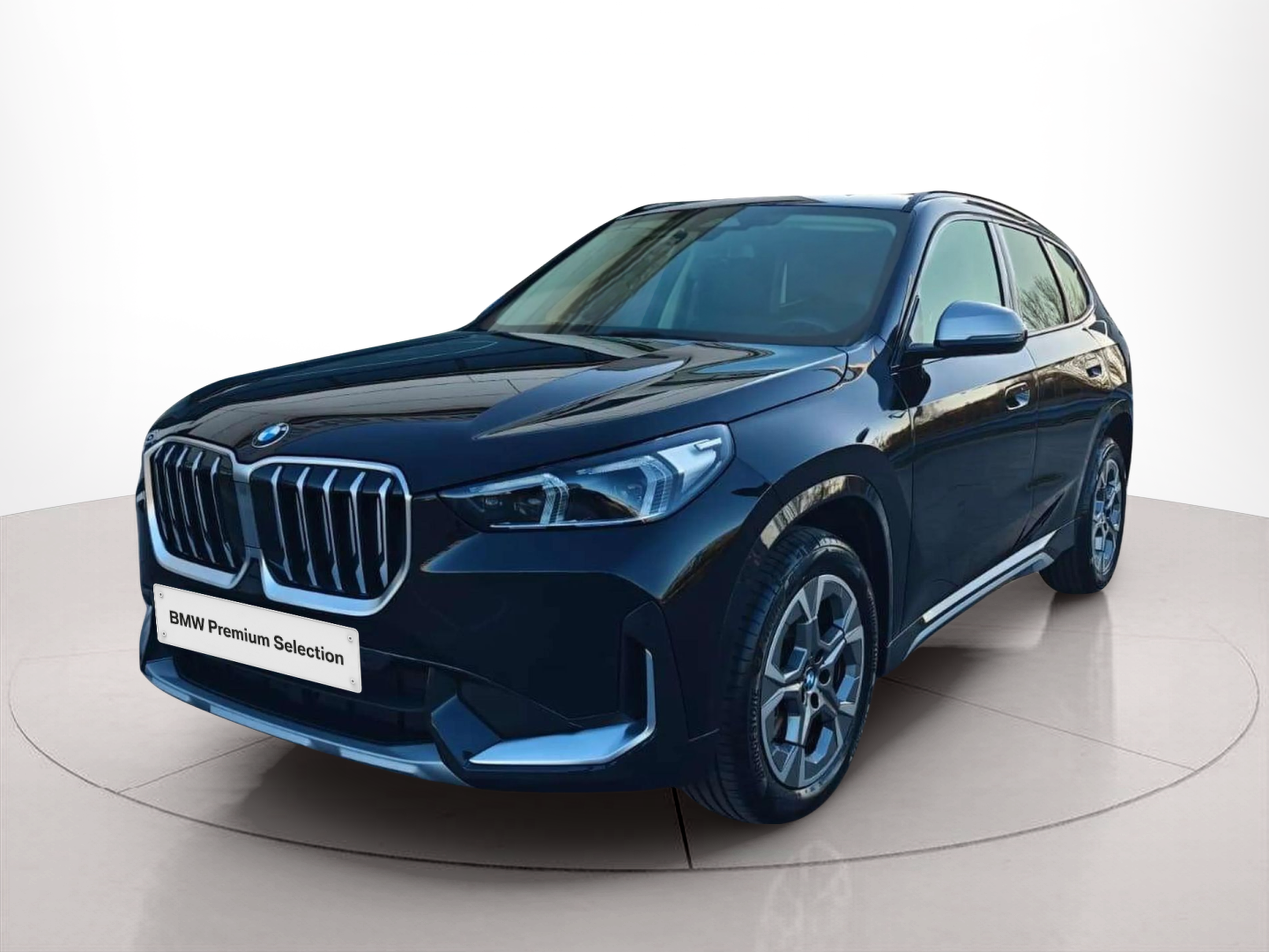 Fotos de BMW X1 sDrive18d color Negro. Año 2022. 110KW(150CV). Diésel. En concesionario Lizaga Motor de Teruel