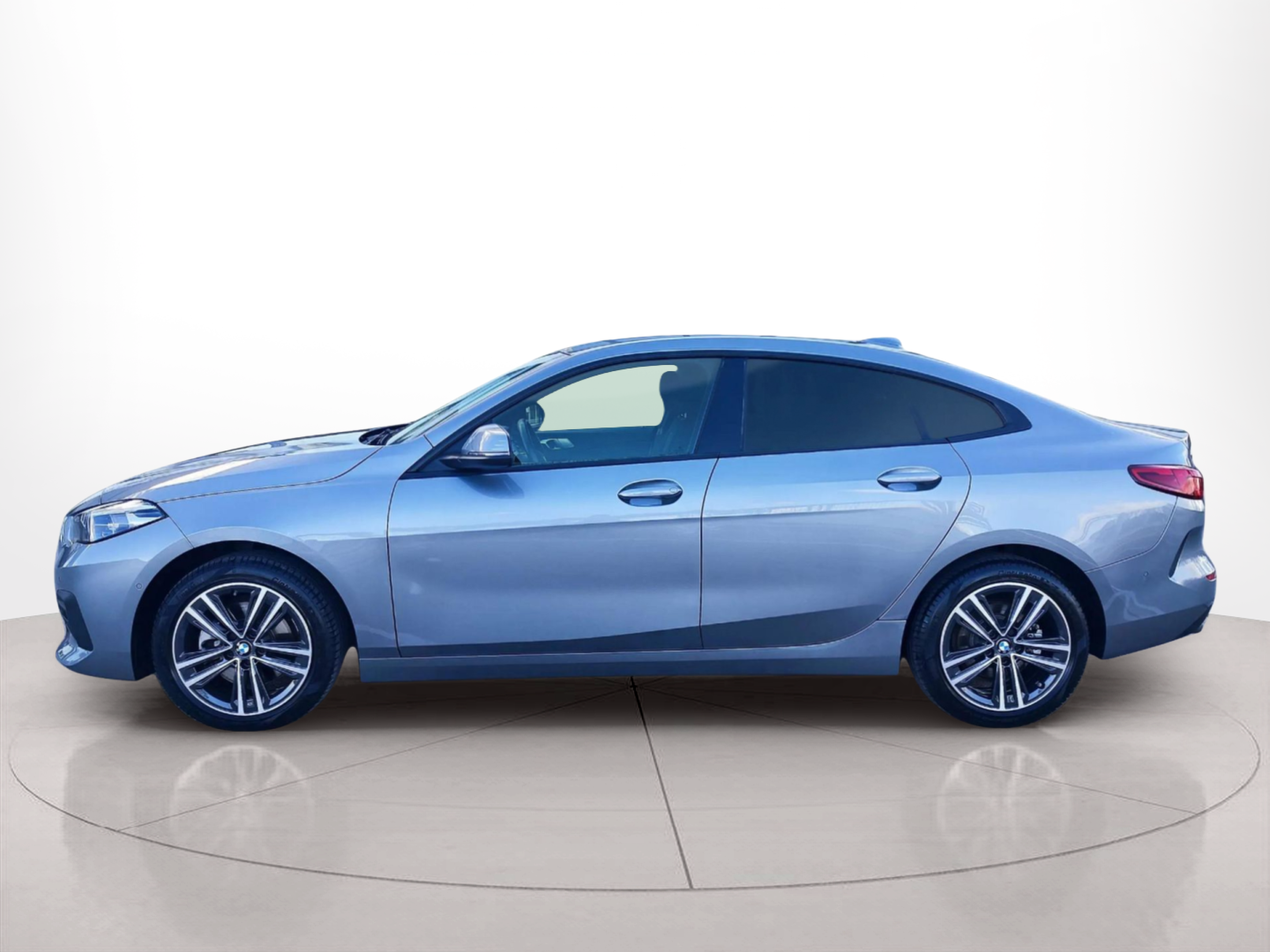 Fotos de BMW Serie 2 218i Gran Coupe color Gris. Año 2021. 103KW(140CV). Gasolina. En concesionario Lizaga Motor de Teruel