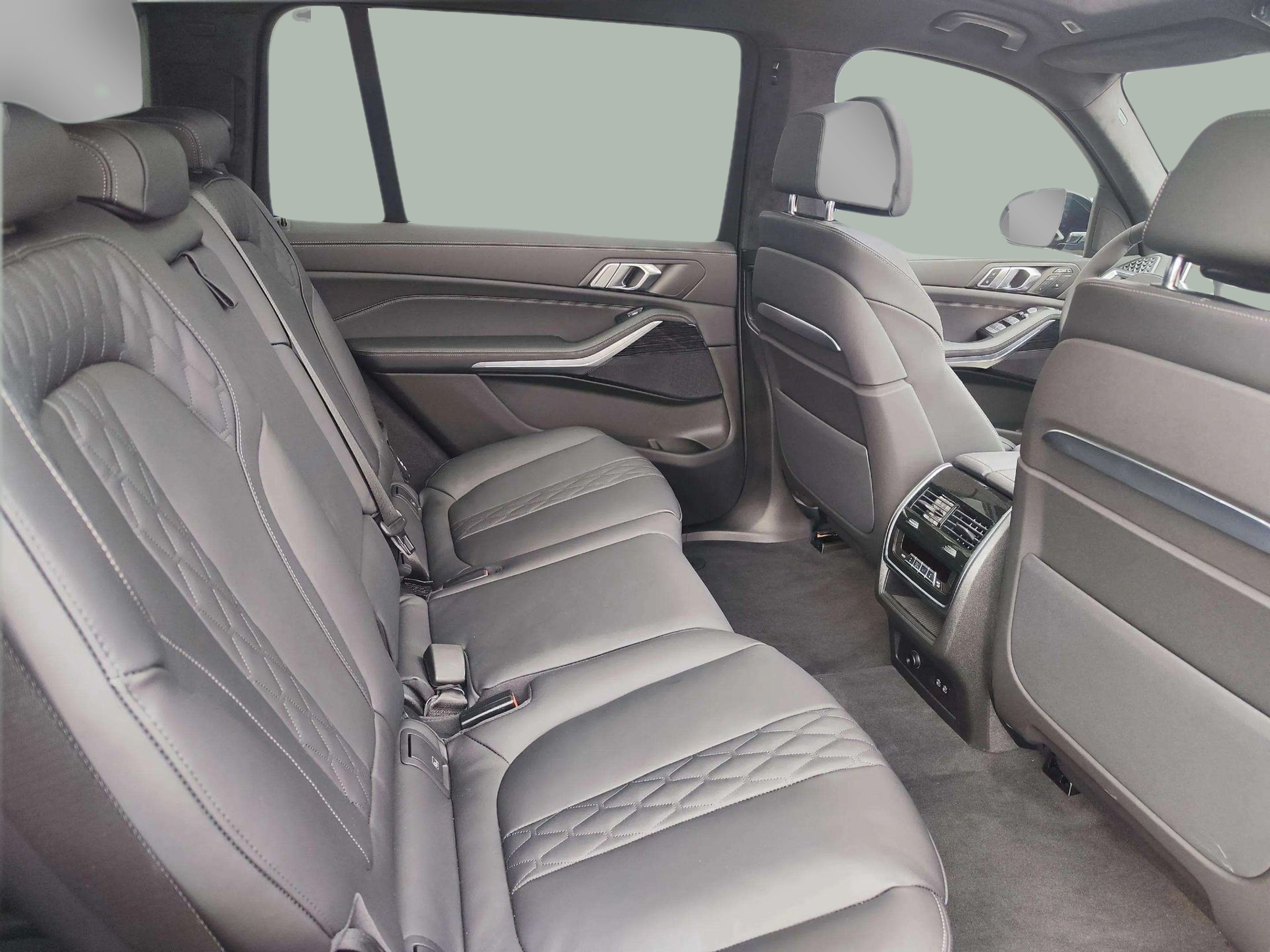 BMW X7 xDrive40d color Negro. Año 2025. 259KW(352CV). Diésel. En concesionario Lizaga Motor de Teruel