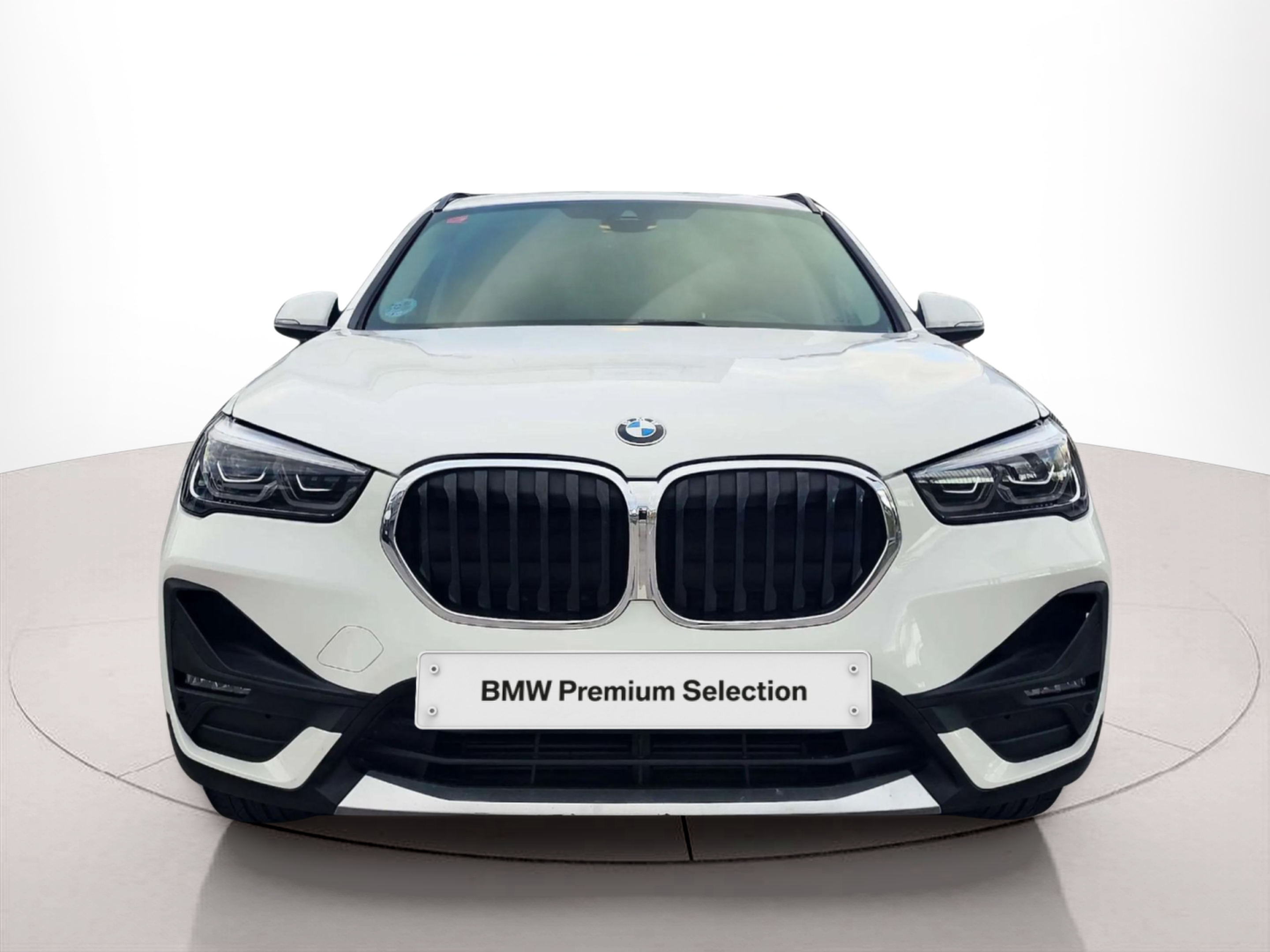 Fotos de BMW X1 sDrive18d color Blanco. Año 2021. 110KW(150CV). Diésel. En concesionario Lizaga Motor de Teruel