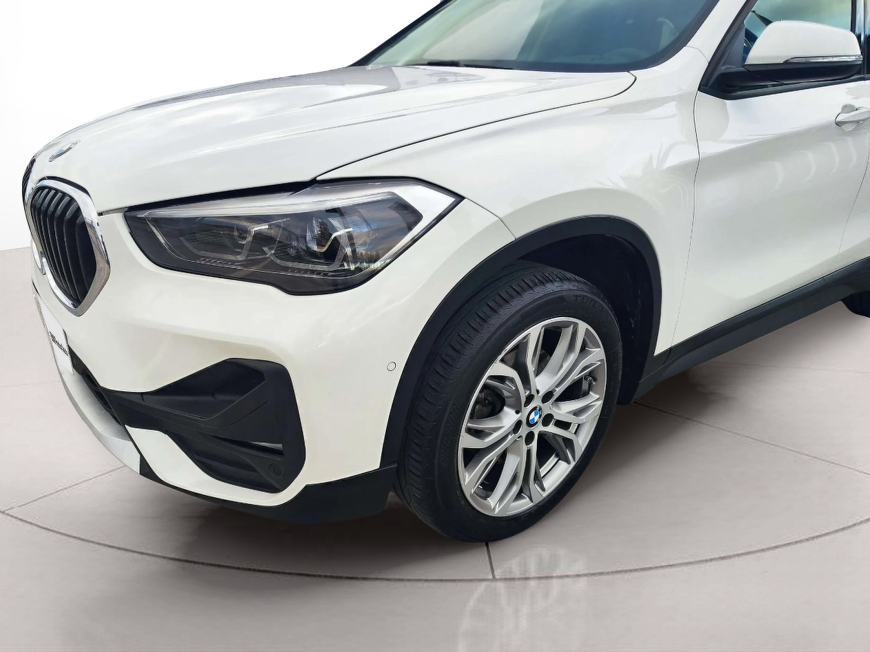 BMW X1 sDrive18d color Blanco. Año 2021. 110KW(150CV). Diésel. En concesionario Lizaga Motor de Teruel