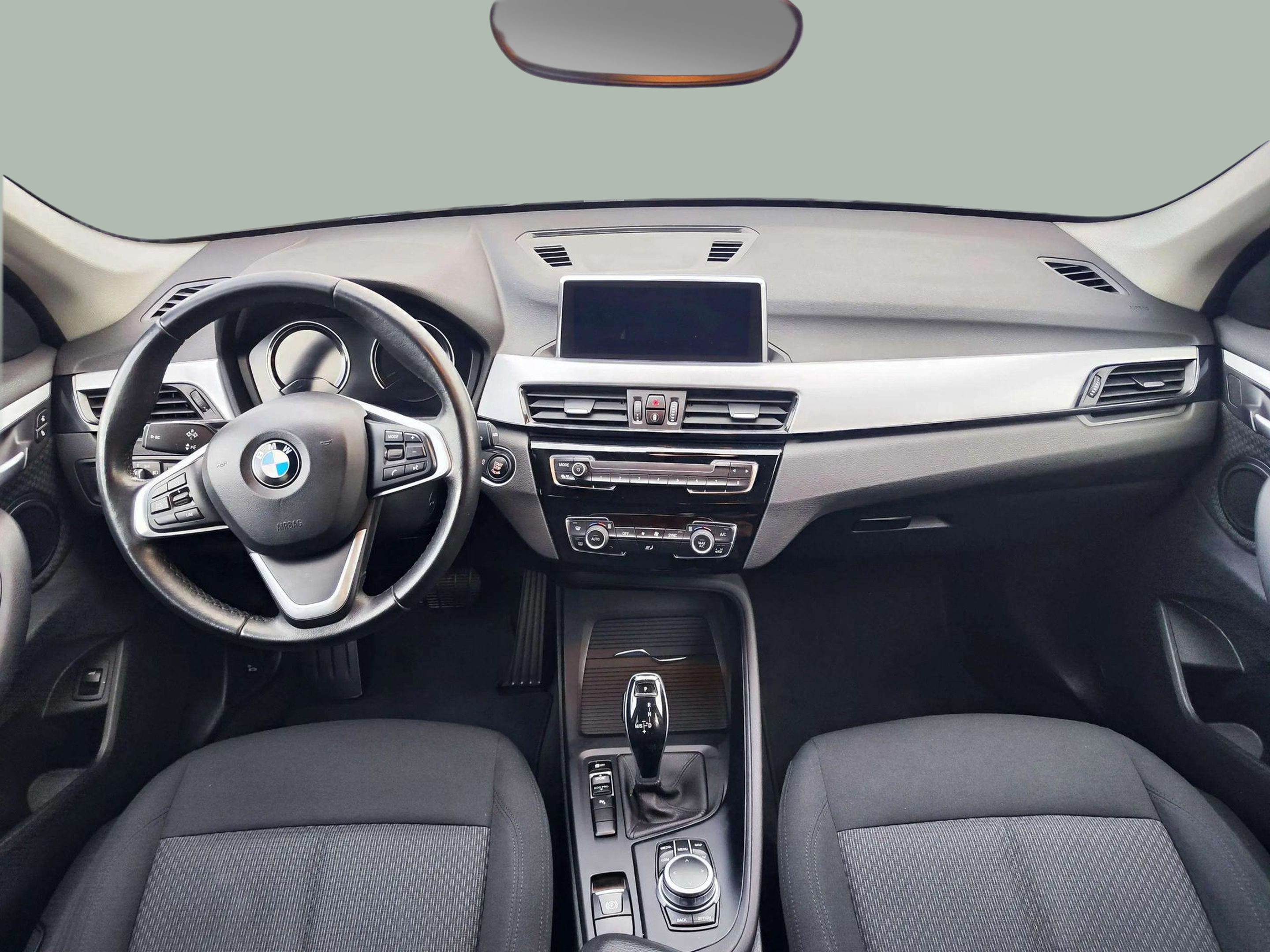 BMW X1 sDrive18d color Blanco. Año 2021. 110KW(150CV). Diésel. En concesionario Lizaga Motor de Teruel