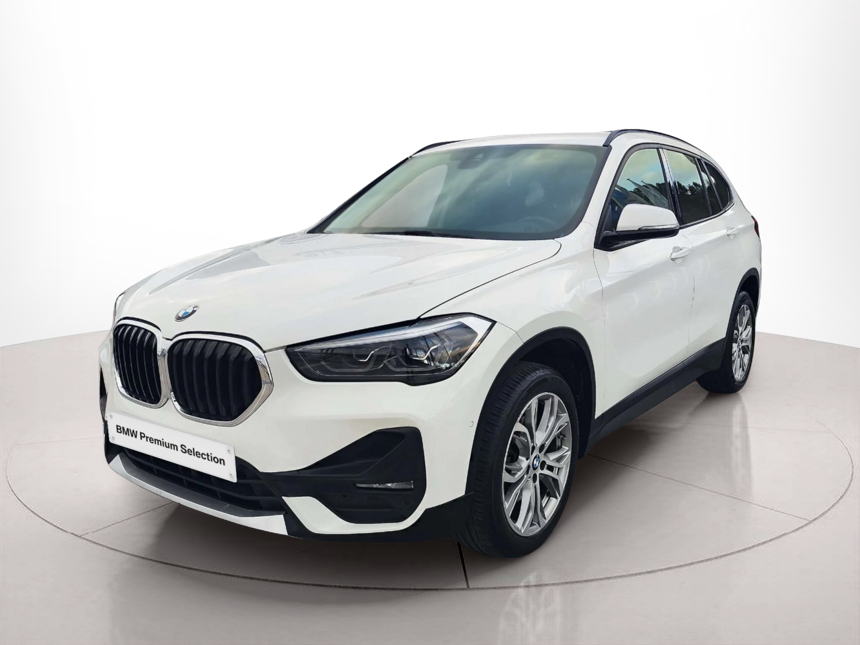 Fotos de BMW X1 sDrive18d color Blanco. Año 2021. 110KW(150CV). Diésel. En concesionario Lizaga Motor de Teruel