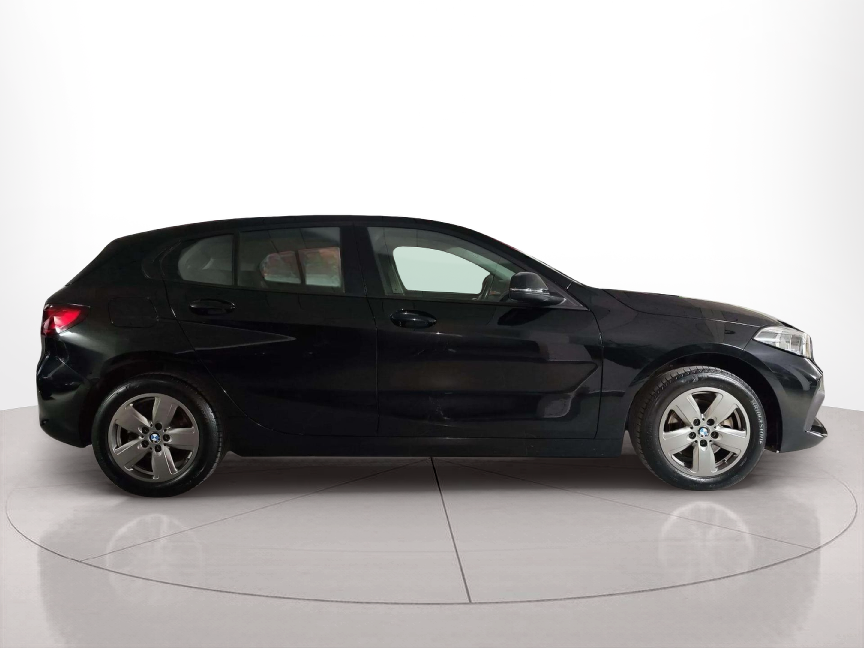 BMW Serie 1 116d color Negro. Año 2019. 85KW(116CV). Diésel. 