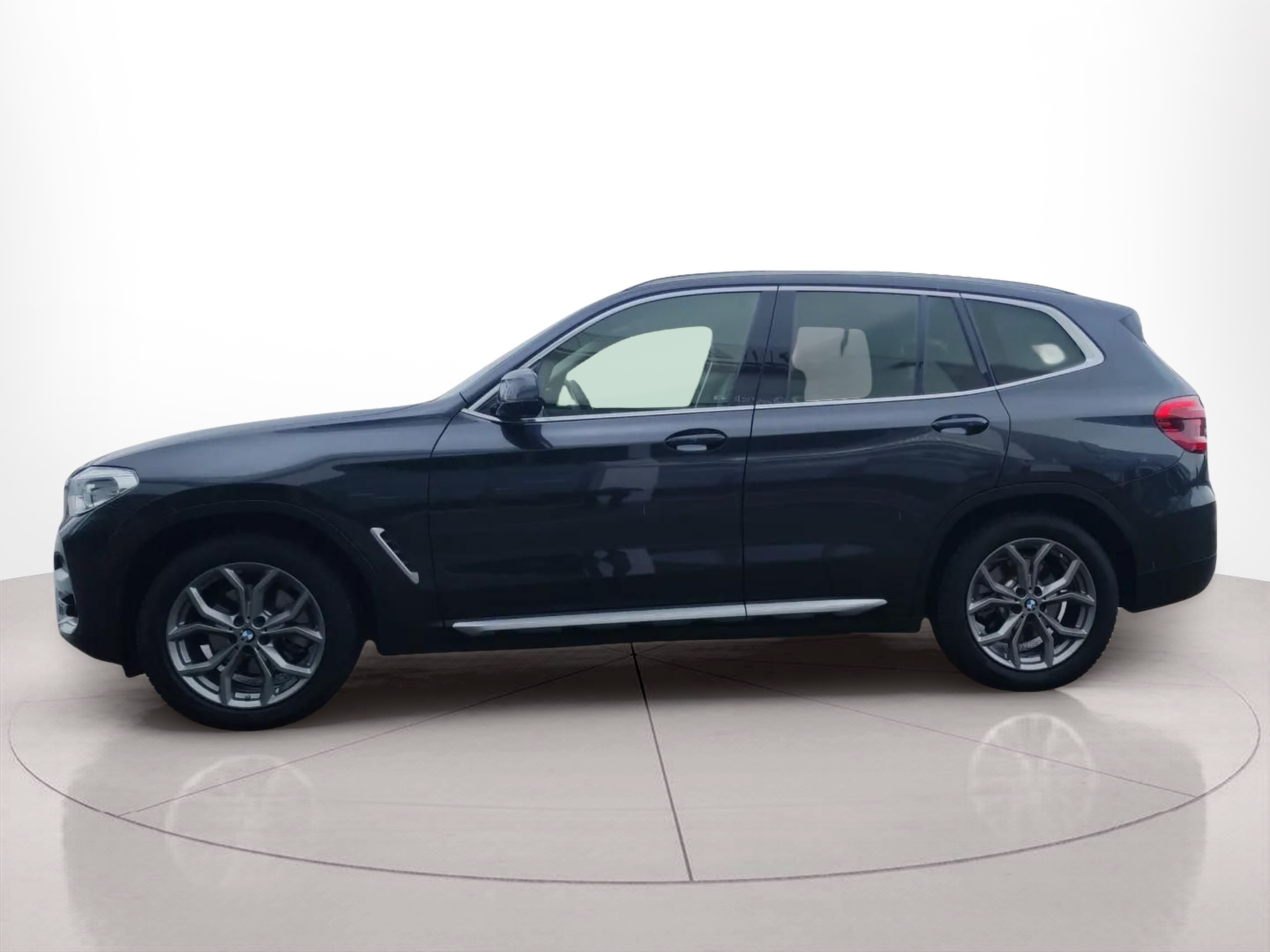 Fotos de BMW X3 xDrive20d color Gris. Año 2021. 140KW(190CV). Diésel. En concesionario Lizaga Motor de Teruel