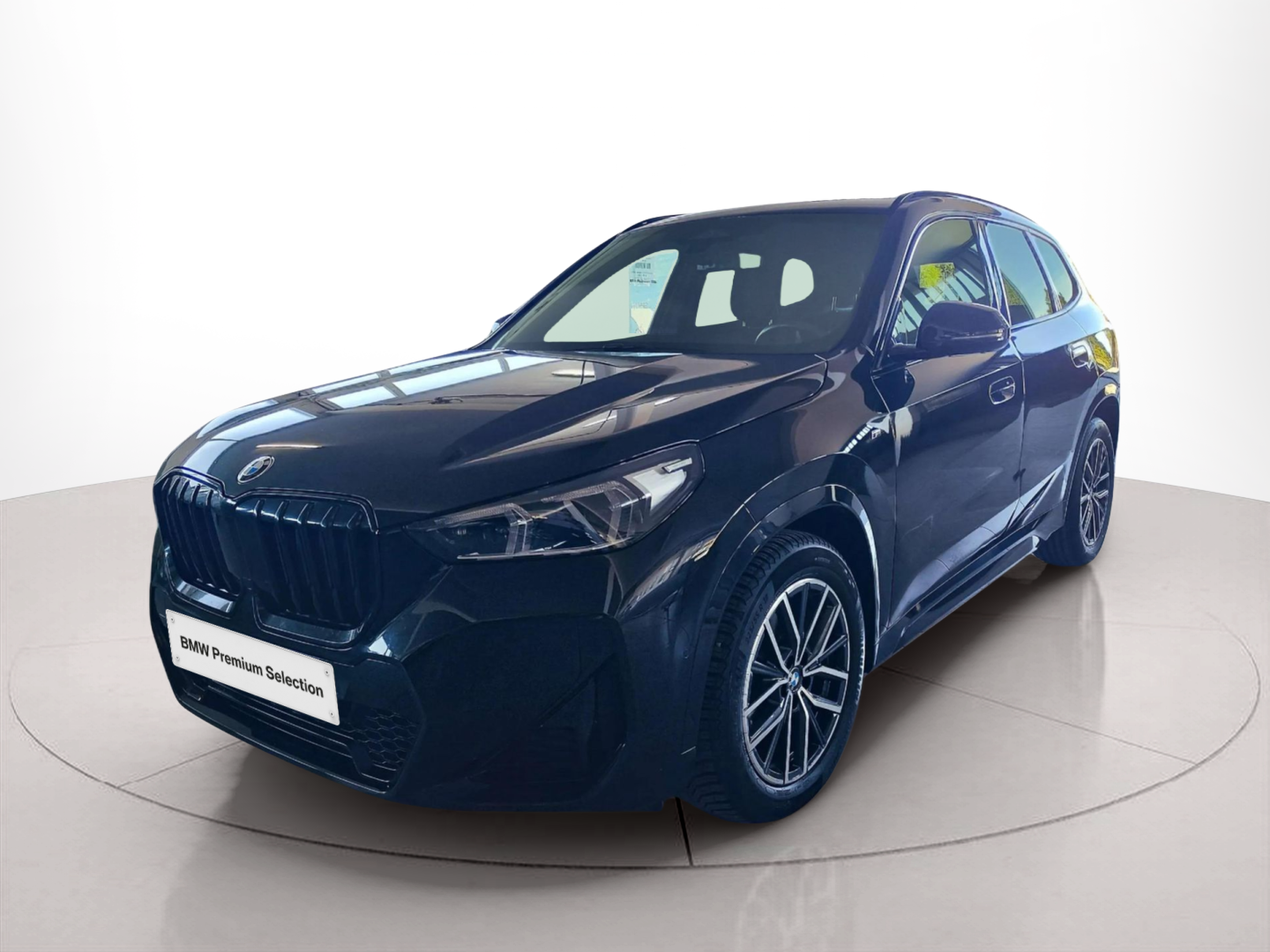 Fotos de BMW X1 sDrive18d color Negro. Año 2023. 110KW(150CV). Diésel. En concesionario Lizaga Motor de Teruel