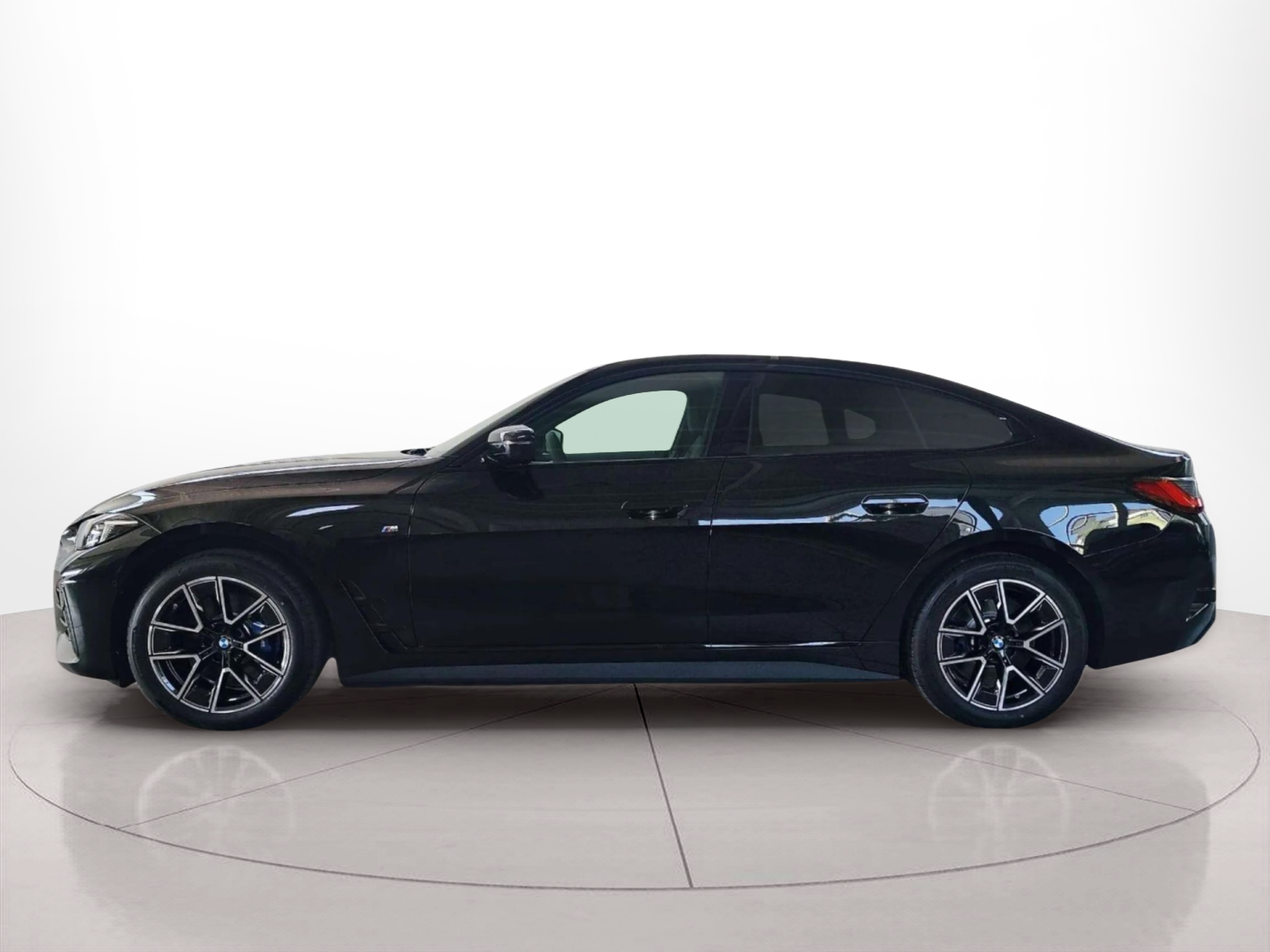 BMW i4 eDrive40 color Negro. Año 2025. 250KW(340CV). Eléctrico. En concesionario Lizaga Motor de Teruel