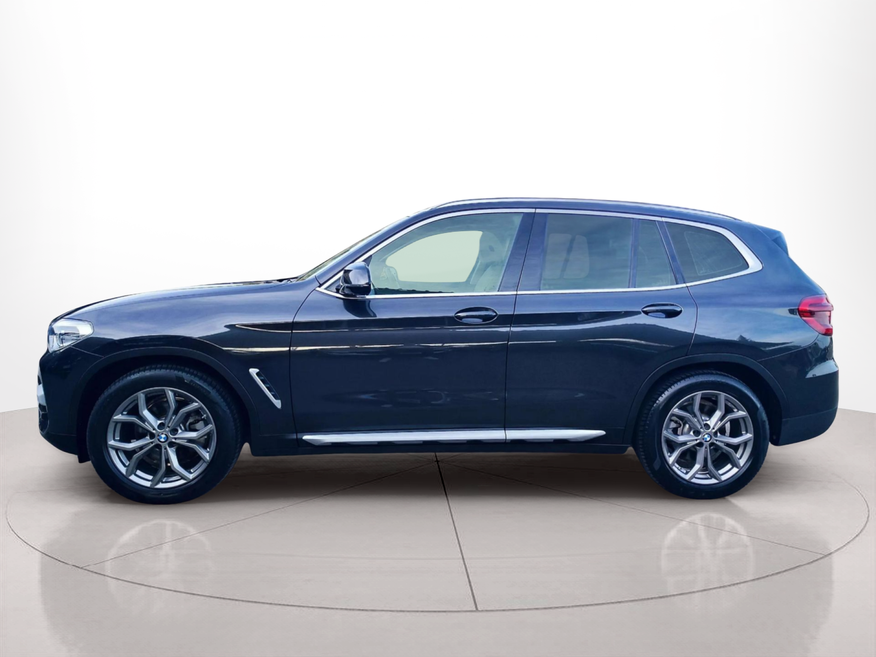 Fotos de BMW X3 xDrive20d color Gris. Año 2021. 140KW(190CV). Diésel. En concesionario Lizaga Motor de Teruel