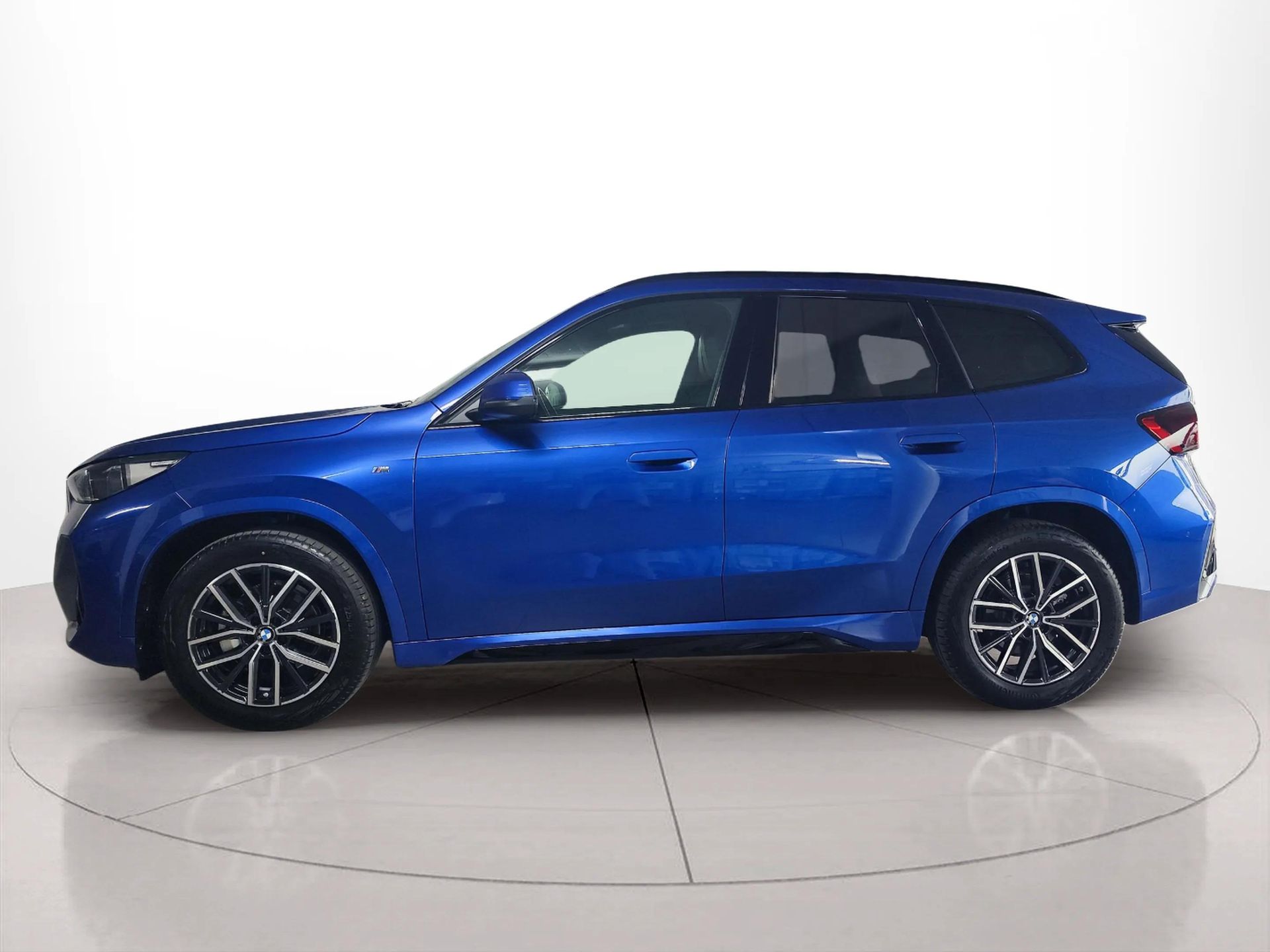 BMW X1 sDrive20d color Azul. Año 2025. 120KW(163CV). Diésel. En concesionario Lizaga Motor de Teruel