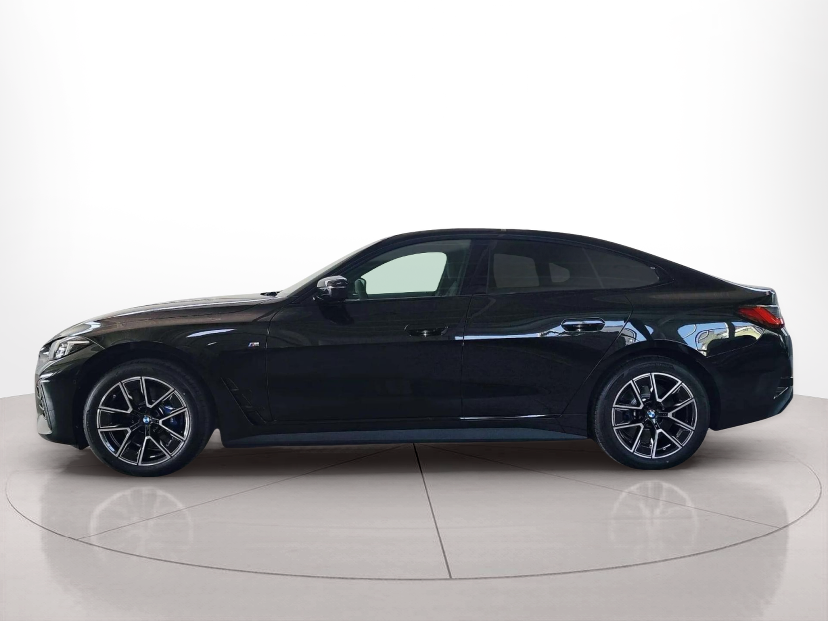 Fotos de BMW i4 eDrive40 color Negro. Año 2025. 250KW(340CV). Eléctrico. En concesionario Lizaga Motor de Teruel