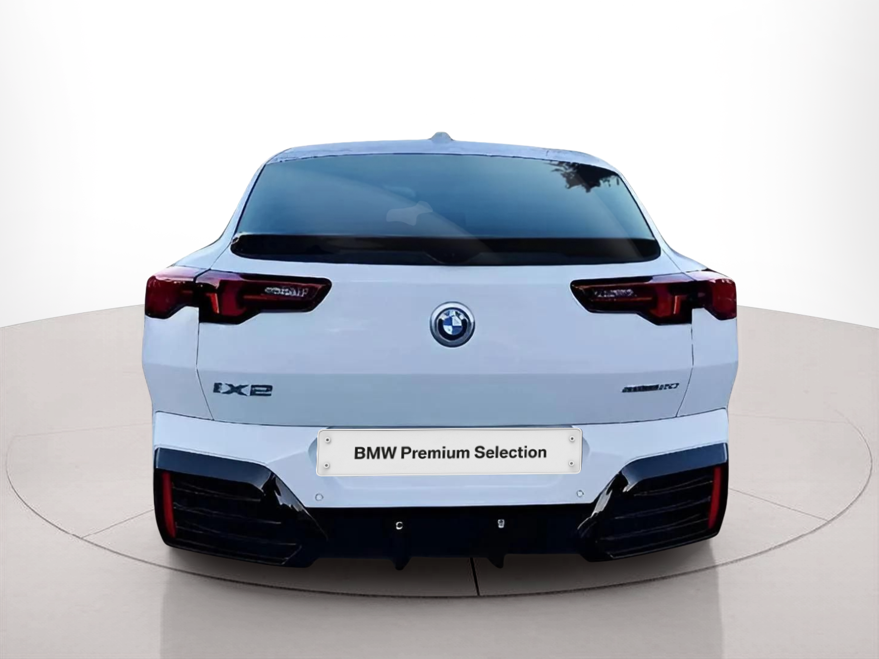 BMW iX2 eDrive20 color Blanco. Año 2025. 150KW(204CV). Eléctrico. En concesionario Lizaga Motor de Teruel