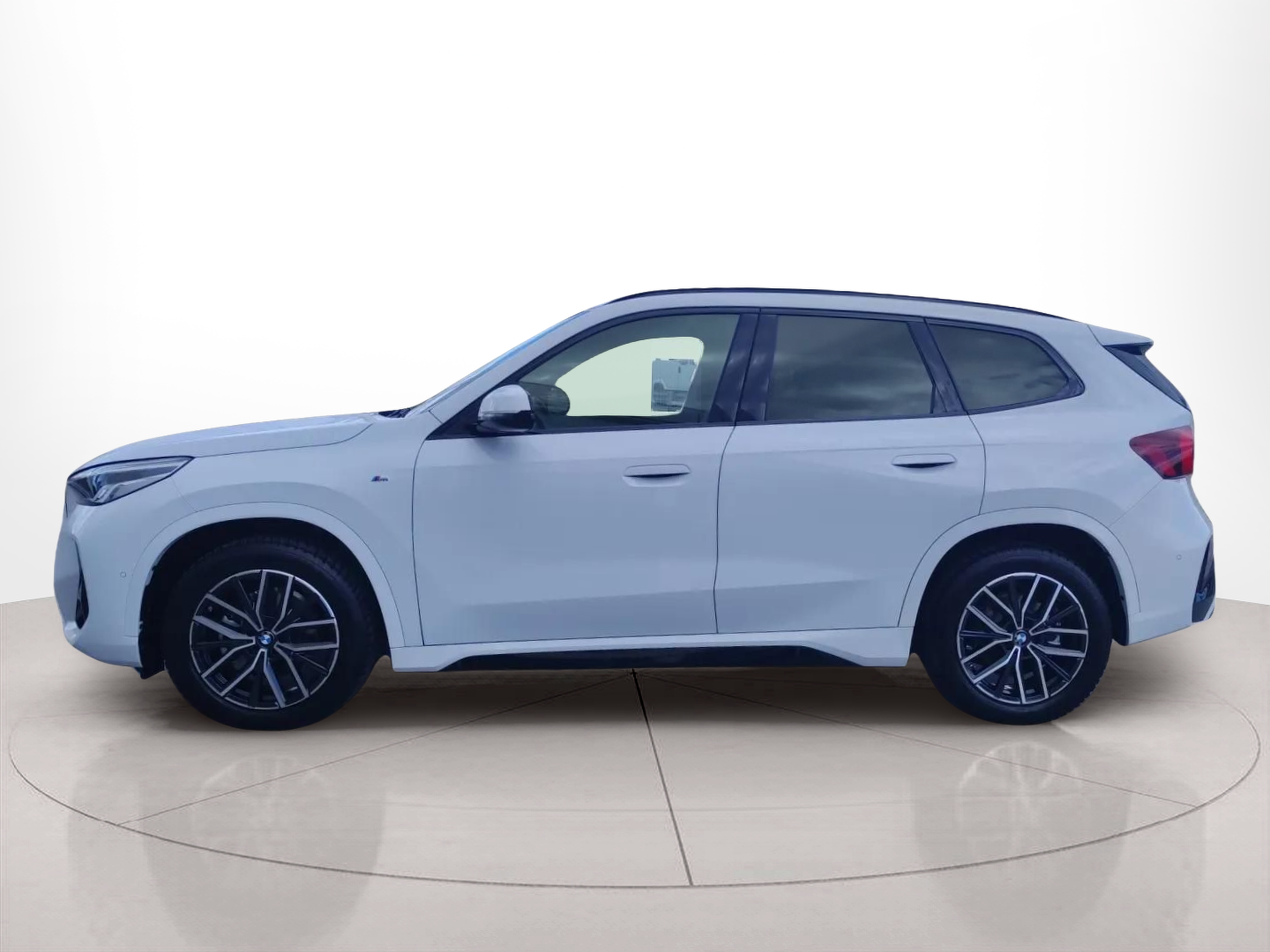 Fotos de BMW X1 sDrive20i color Blanco. Año 2025. 125KW(170CV). Gasolina. En concesionario Lizaga Motor de Teruel