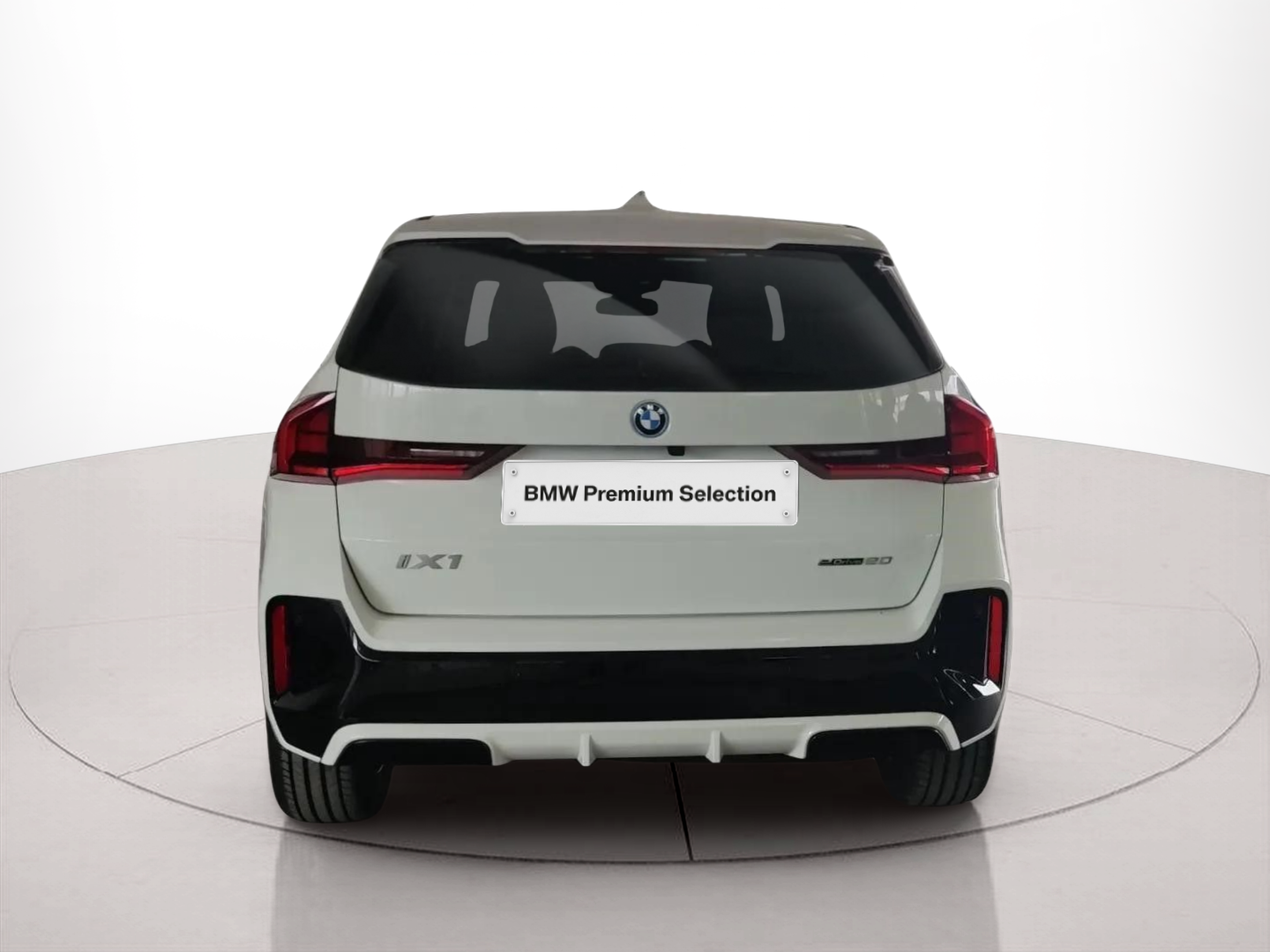 BMW iX1 eDrive20 color Blanco. Año 2026. 150KW(204CV). Eléctrico. En concesionario Lizaga Motor de Teruel