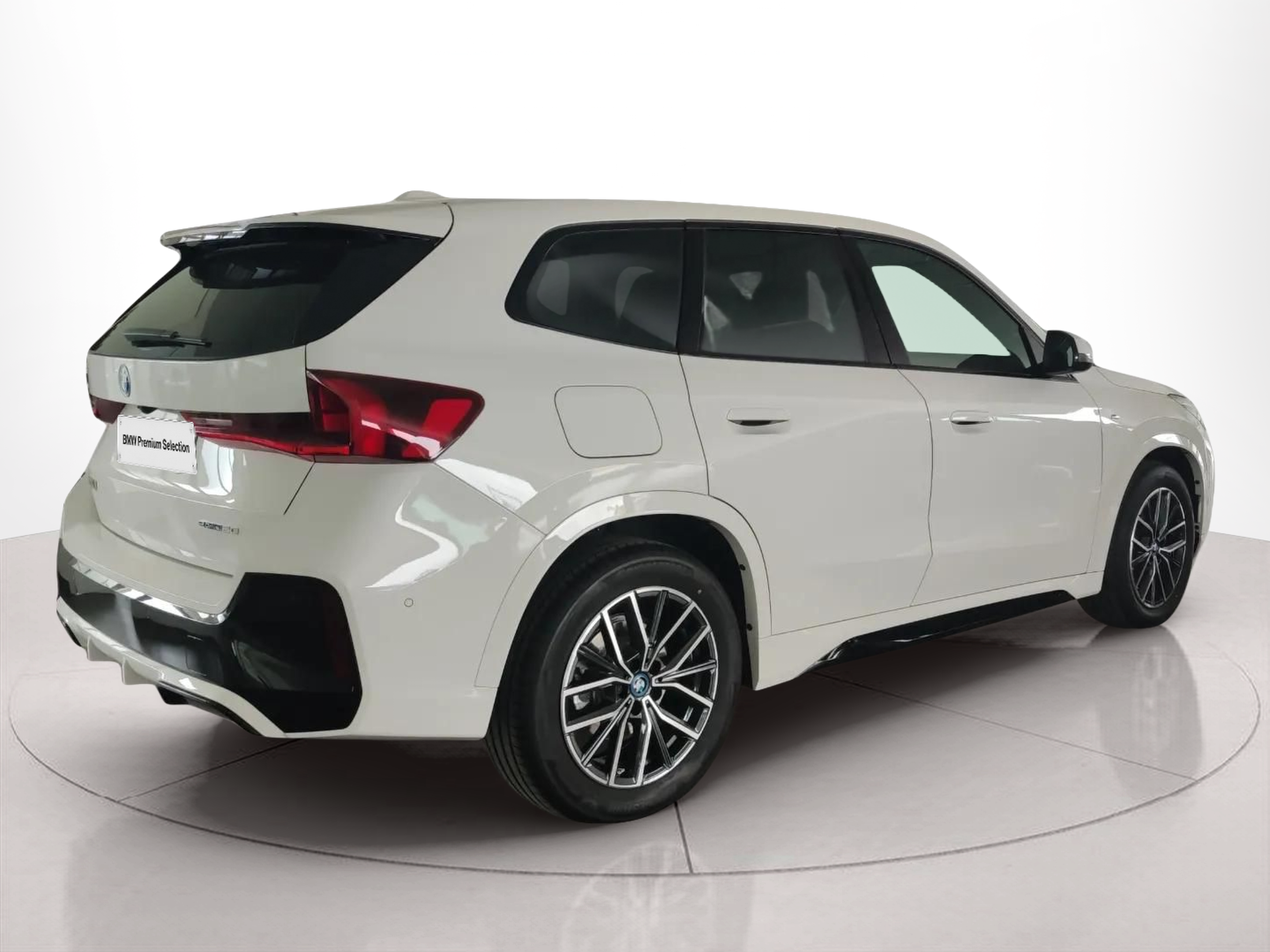 BMW iX1 eDrive20 color Blanco. Año 2026. 150KW(204CV). Eléctrico. En concesionario Lizaga Motor de Teruel