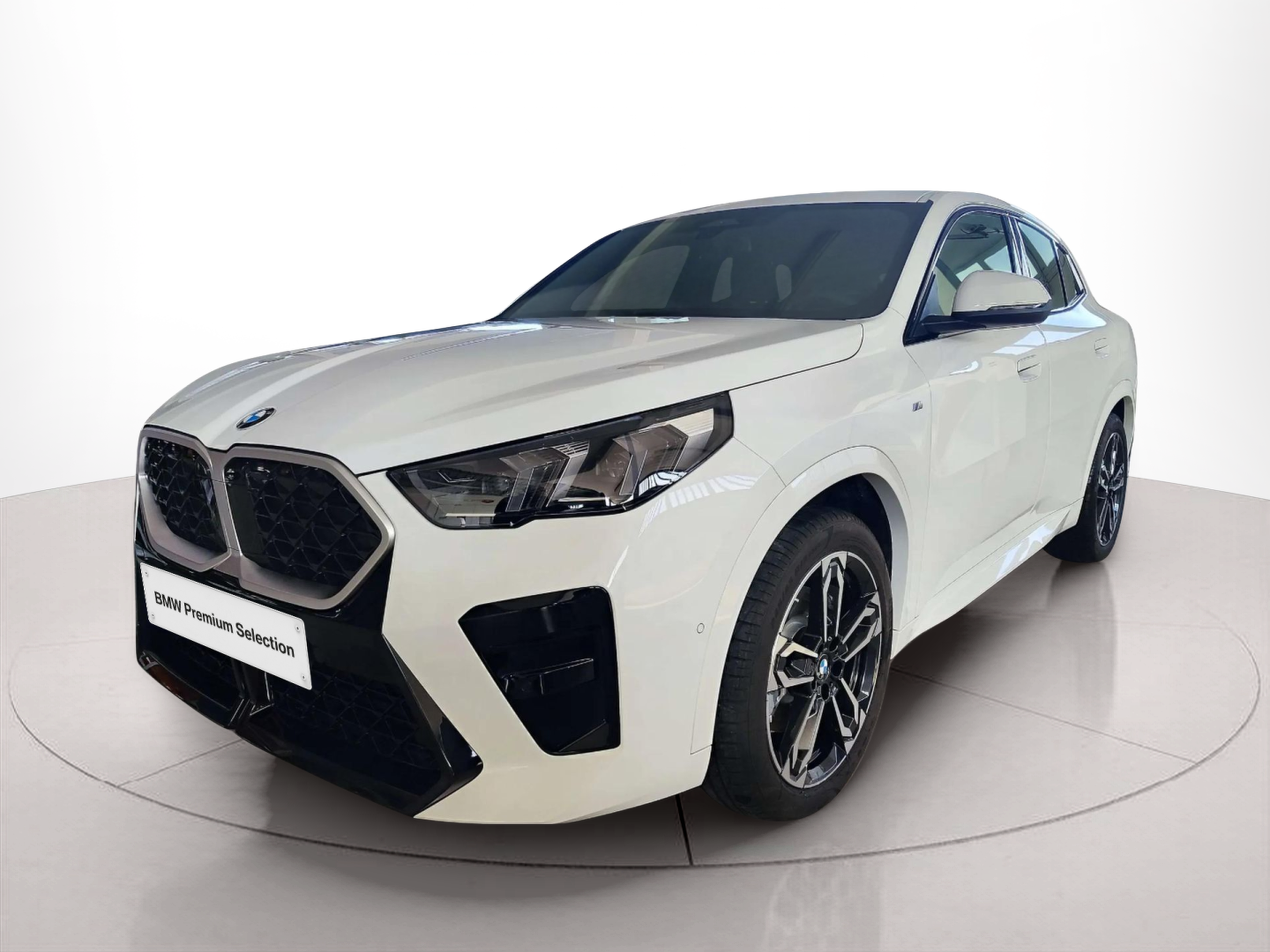 Fotos de BMW X2 sDrive20i color Blanco. Año 2025. 125KW(170CV). Gasolina. En concesionario Lizaga Motor de Teruel