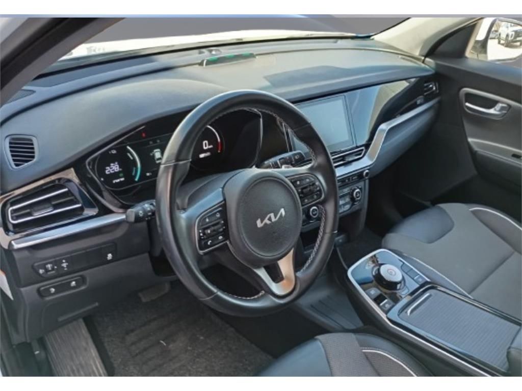 Foto 12 Kia e-Niro Concept 100 kW (136 CV)