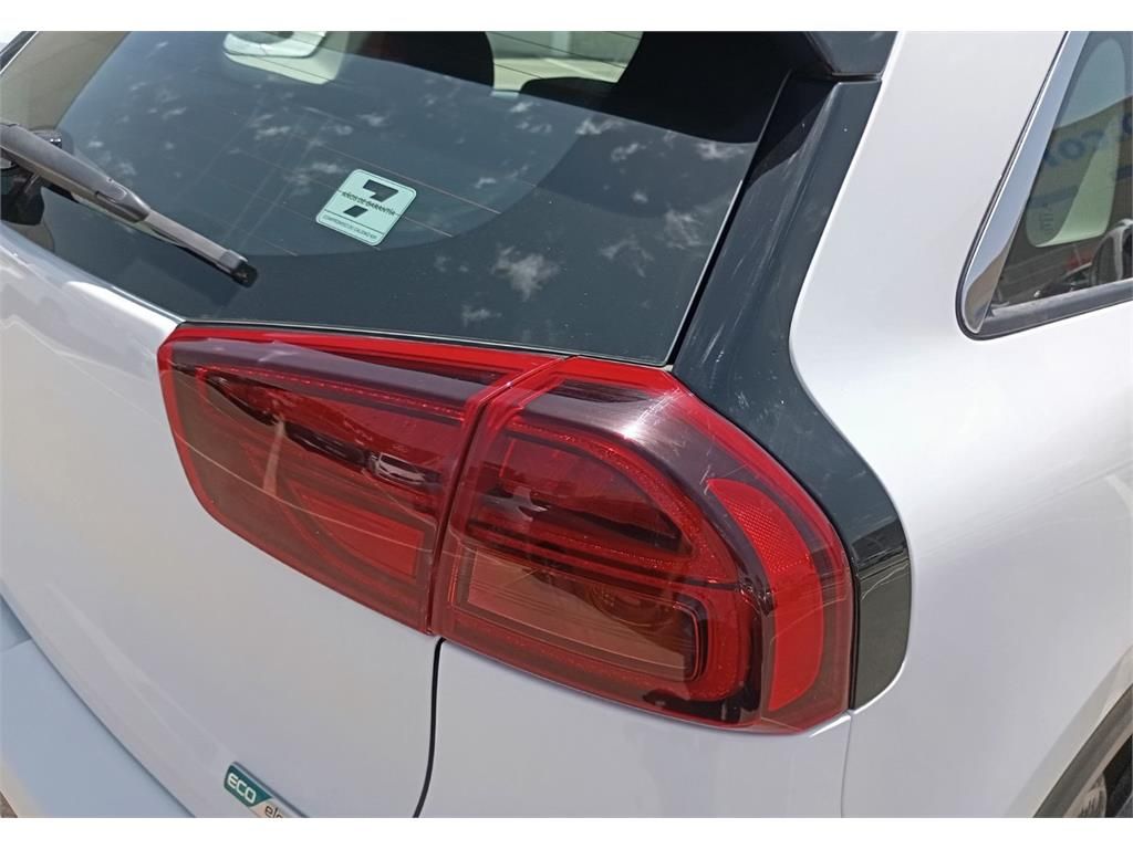 Foto 18 Kia e-Niro Concept 100 kW (136 CV)