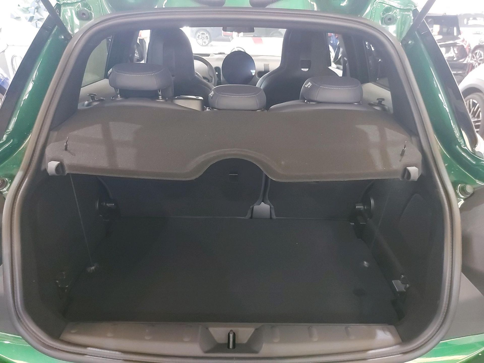 fotoG 10 del Mini MINI Cooper 5 Puertas MINI Cooper C 5 puertas 156cv Gasolina del 2025 en Madrid