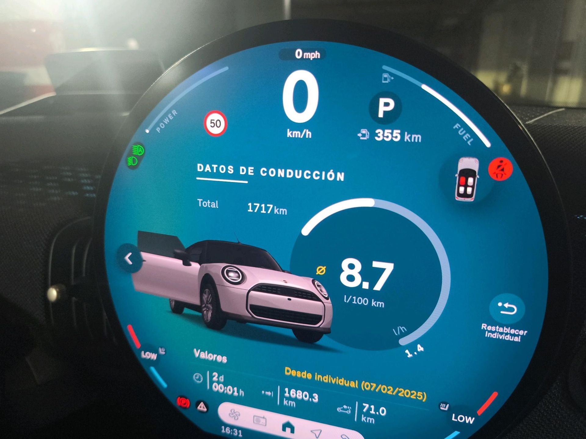 fotoG 10 del MINI MINI Cabrio Cooper C 120 kW (163 CV) 163cv Gasolina del 2025 en Madrid