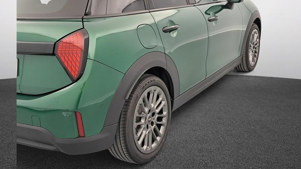 fotoG 16 del MINI MINI 5 Puertas Cooper C 115 kW (156 CV) 156cv Gasolina del 2025 en Madrid