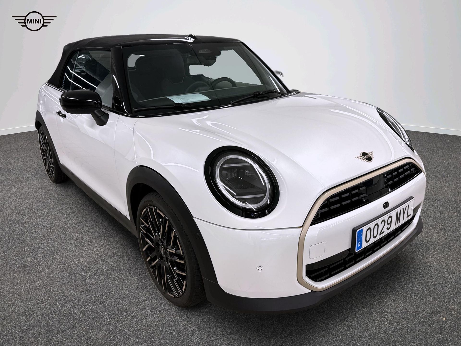 fotoG 15 del MINI MINI Cabrio Cooper C 120 kW (163 CV) 163cv Gasolina del 2025 en Madrid